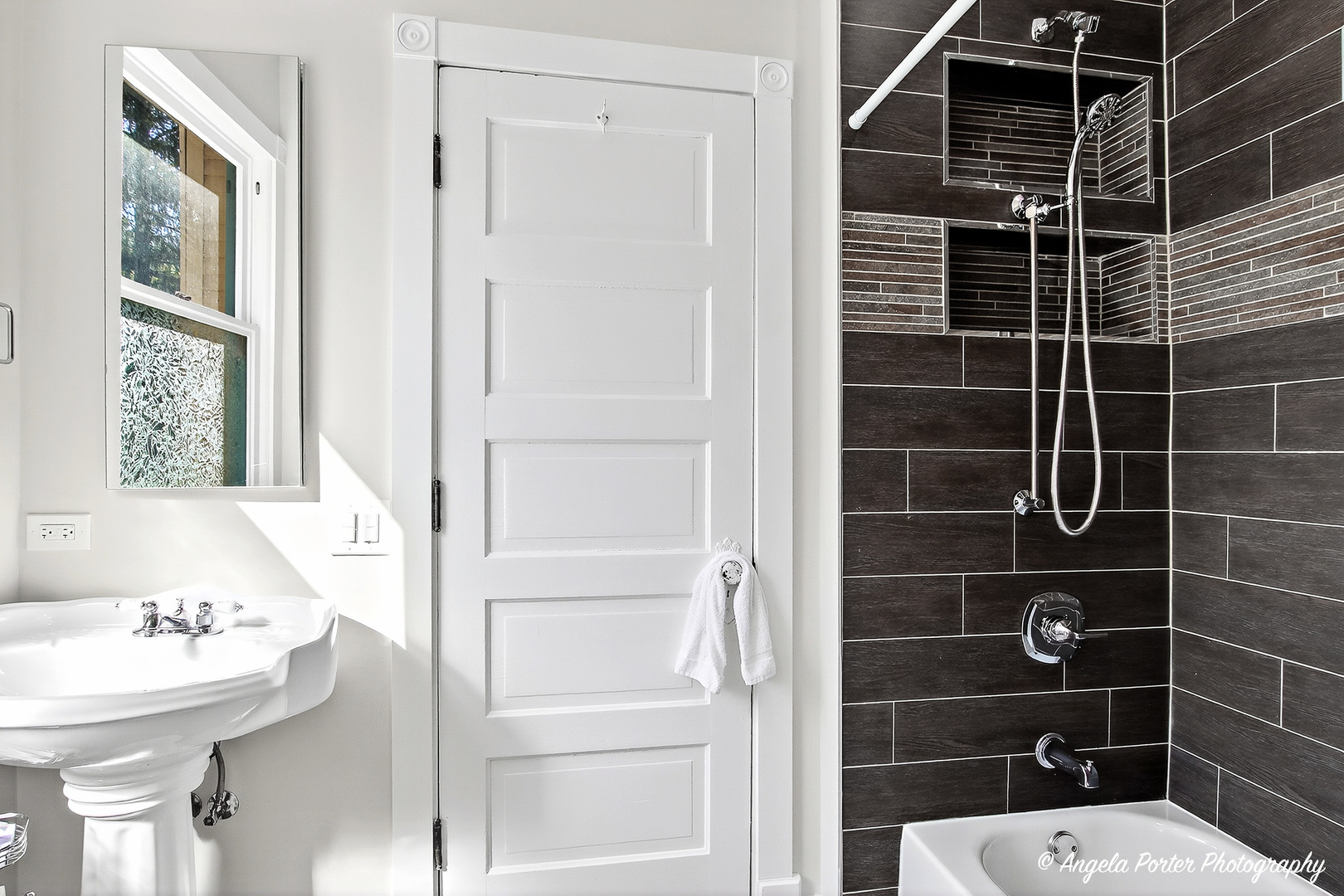 Crystal Lake, Illinois, 60014, United States, 4 Bedrooms Bedrooms, ,2 BathroomsBathrooms,Residential,For Sale,1982746