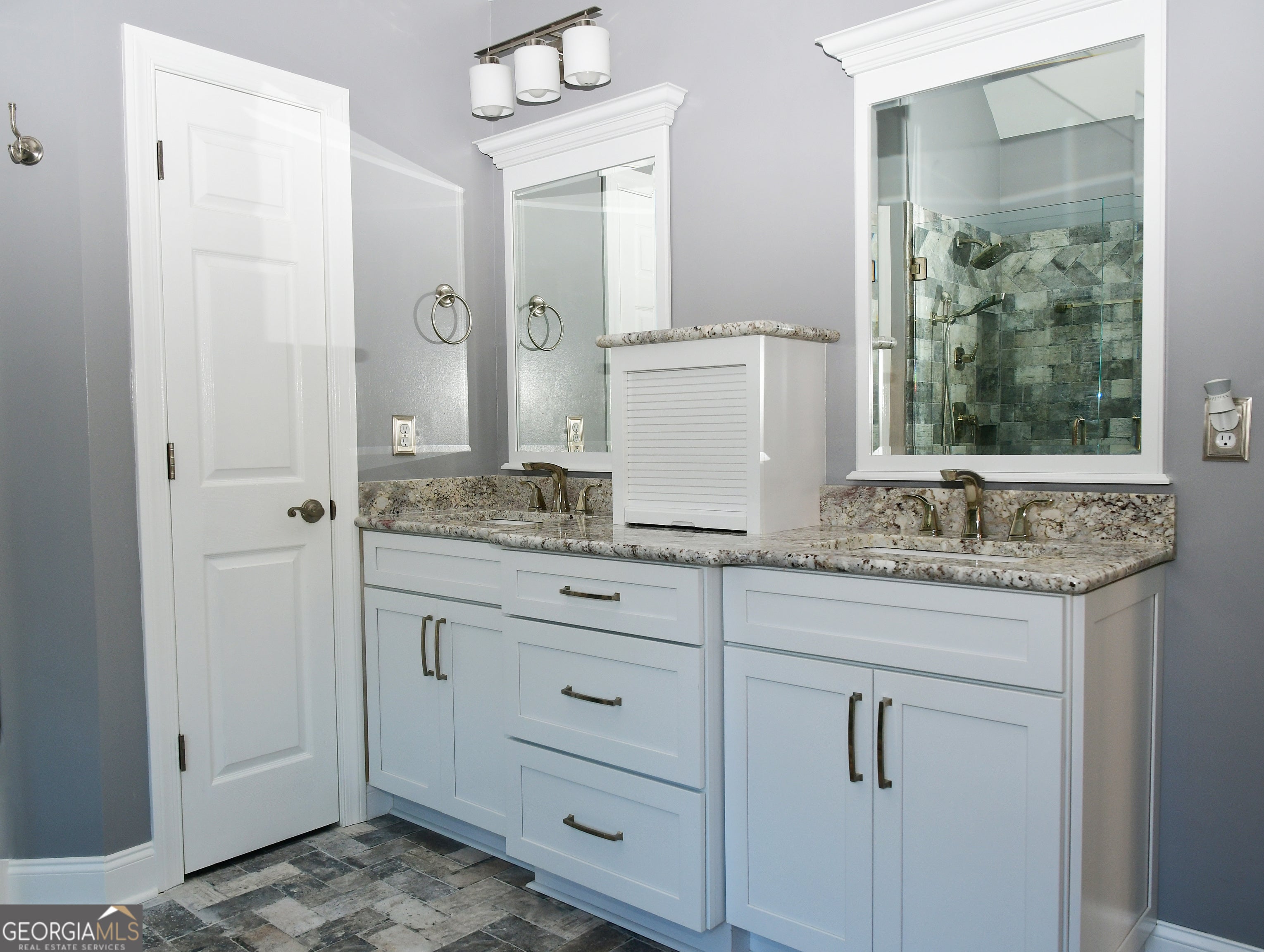 Hoschton, Georgia, 30548, United States, 5 Bedrooms Bedrooms, ,4 BathroomsBathrooms,Residential,For Sale,1992517