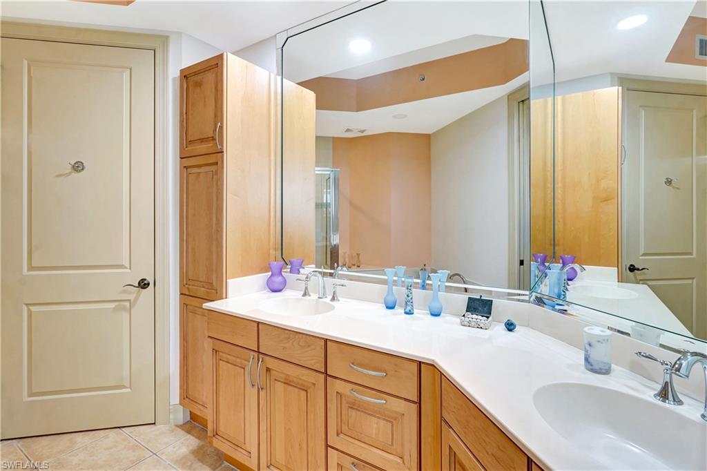 Fort Myers, Florida, 33907, United States, 2 Bedrooms Bedrooms, ,3 BathroomsBathrooms,Residential,For Sale,1994873