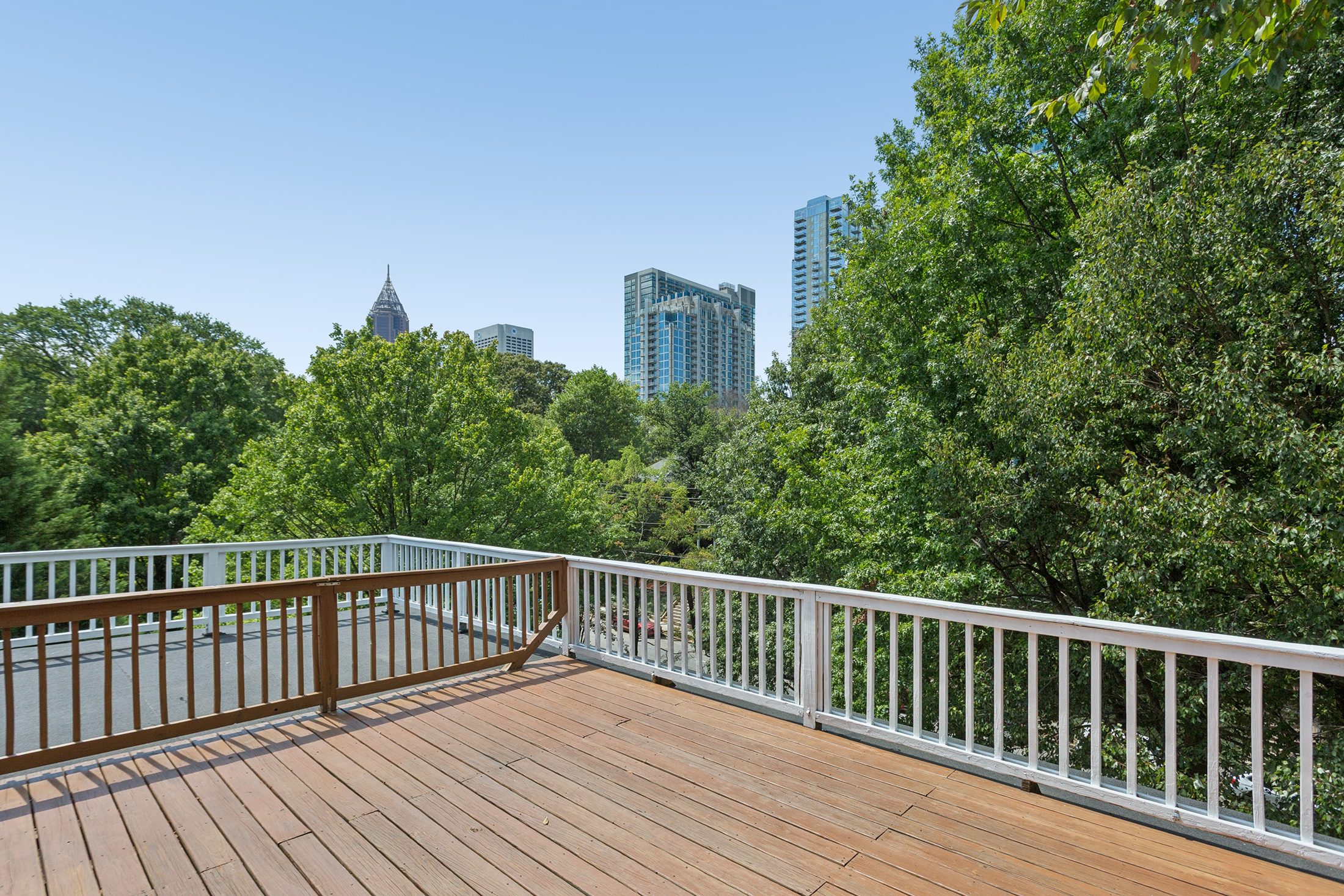  Spacious Midtown Condo with a Rooftop Patio, Storage Unit, and Bonus Room - 物件實景