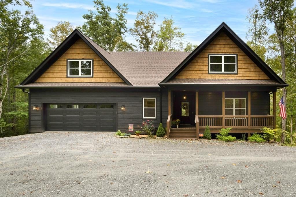 Hayesville, North Carolina, 28904, United States, 3 Bedrooms Bedrooms, ,3 BathroomsBathrooms,Residential,For Sale,1872419