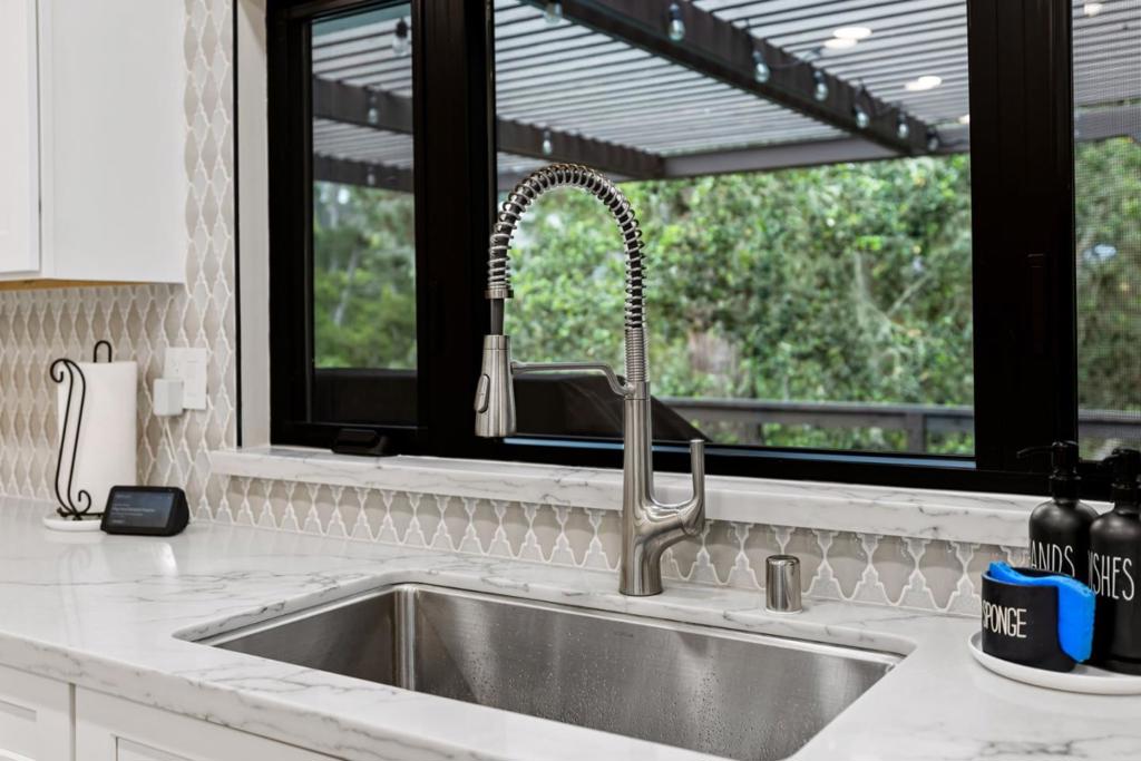 Monterey, California, 93940, United States, 3 Bedrooms Bedrooms, ,2 BathroomsBathrooms,Residential,For Sale,1975715