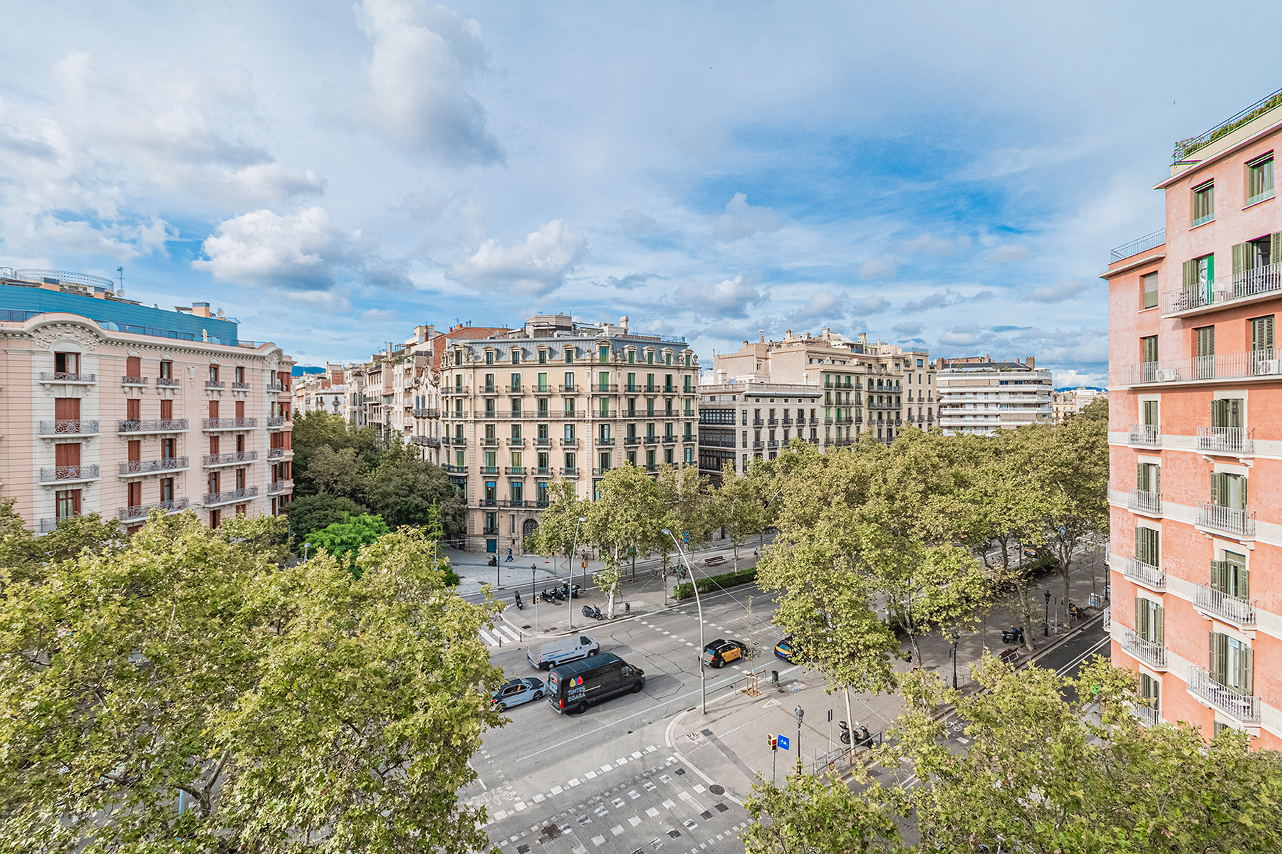  Designer Upper-Floor Apartment with Private Terrace in the Quadrat d’Or - 物件實景
