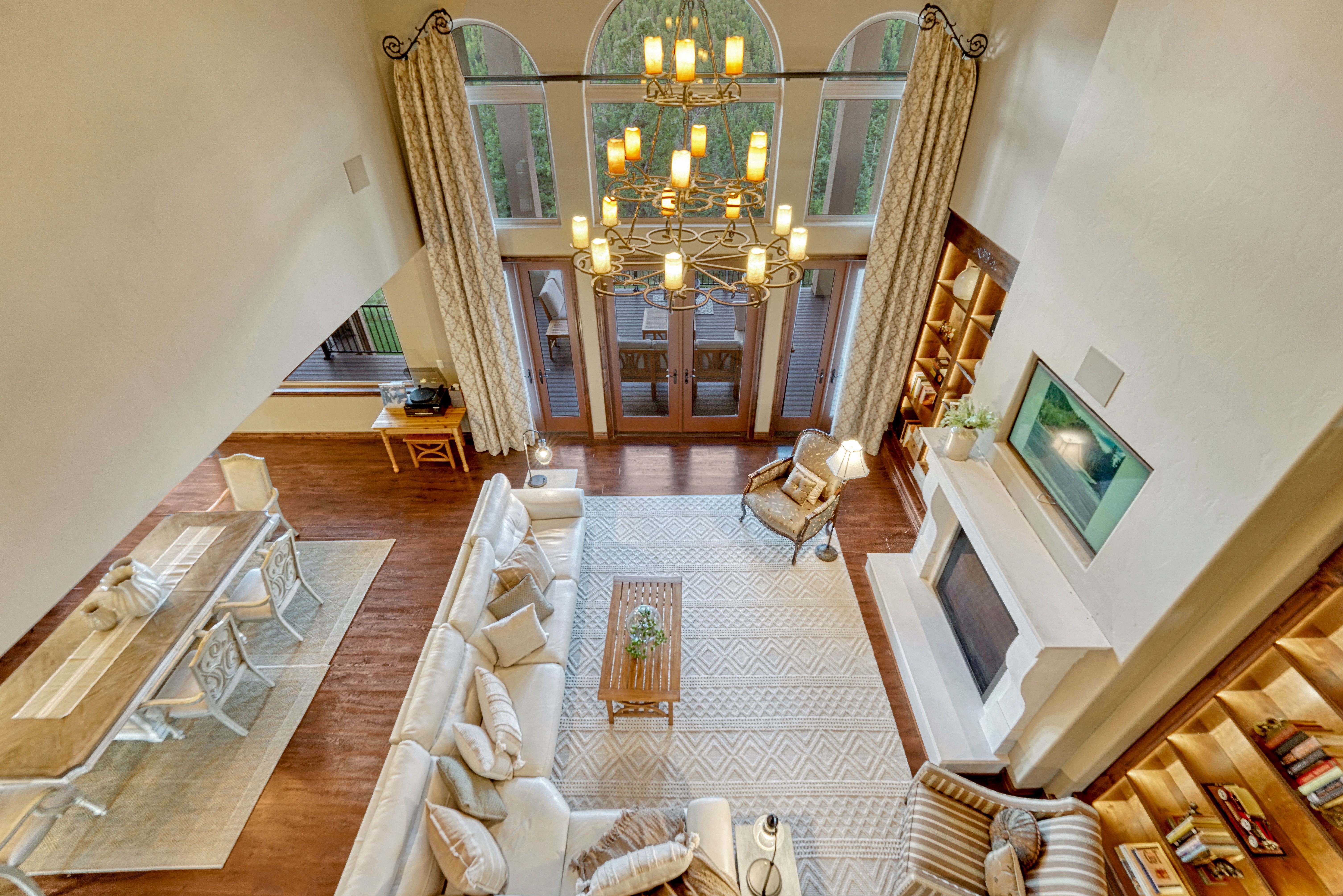  Luxury Retreat on 35 Acres - 物件實景