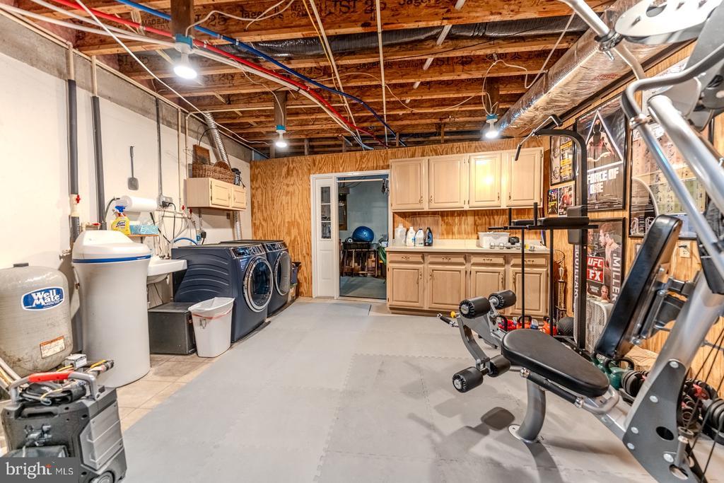 Paw Paw, West Virginia, 25434, United States, 3 Bedrooms Bedrooms, ,3 BathroomsBathrooms,Residential,For Sale,1989238