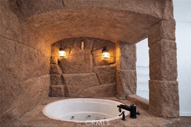 Reseda, California, 91335, United States, 3 Bedrooms Bedrooms, ,3 BathroomsBathrooms,Residential,For Sale,2009231