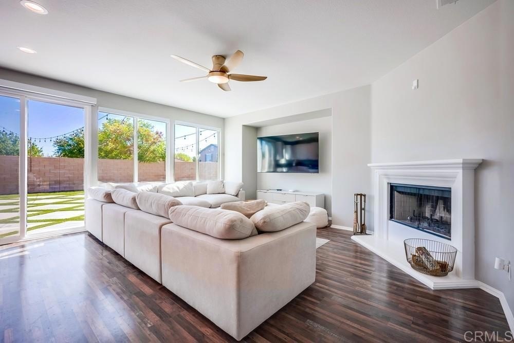 Murrieta, California, 92563, United States, 3 Bedrooms Bedrooms, ,3 BathroomsBathrooms,Residential,For Sale,1947093