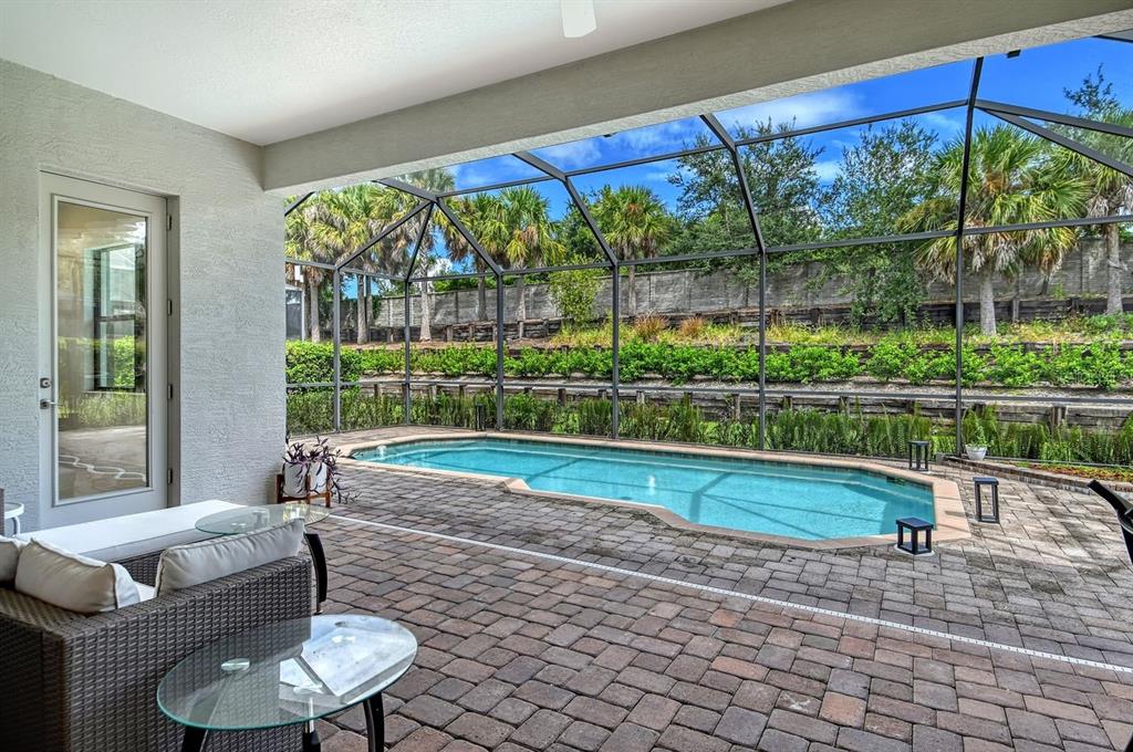 Bradenton, Florida, 34201, United States, 2 Bedrooms Bedrooms, ,2 BathroomsBathrooms,Residential,For Sale,1961743