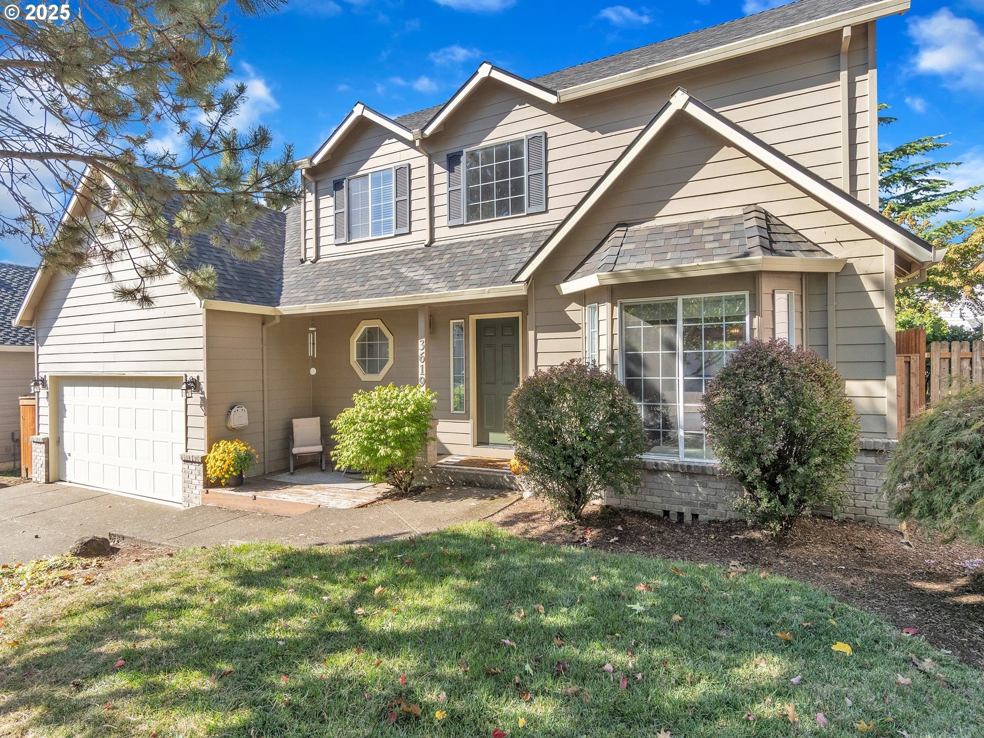 Newberg, Oregon, 97132, United States, 4 Bedrooms Bedrooms, ,3 BathroomsBathrooms,Residential,For Sale,1962580