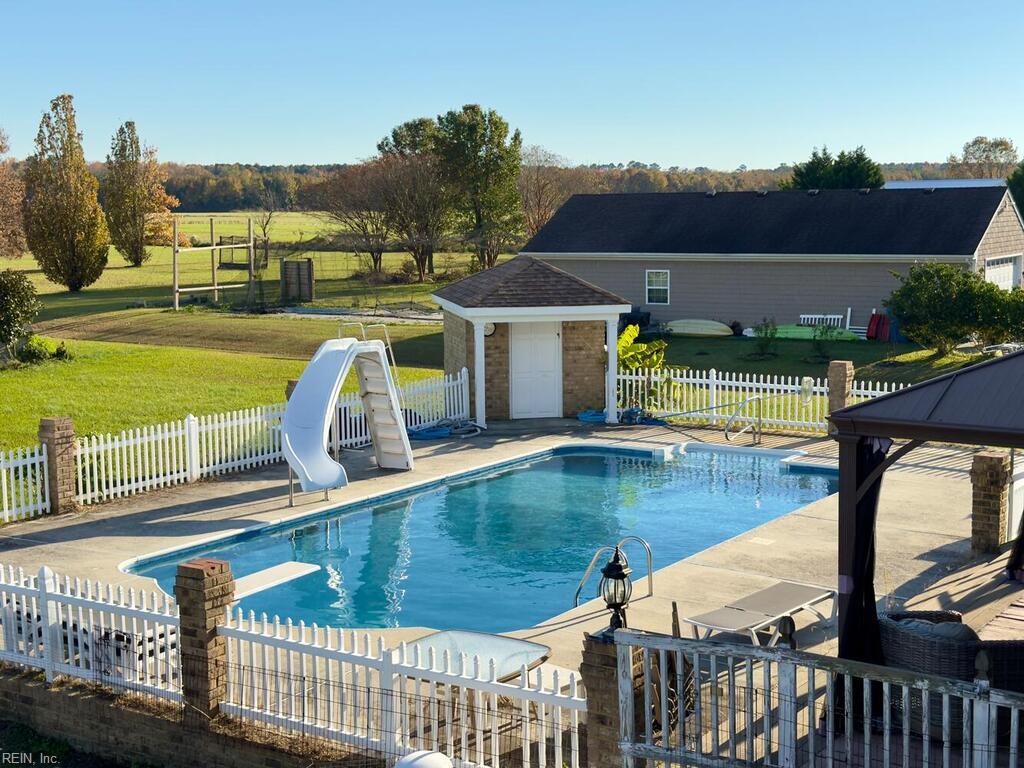 Virginia Beach Va, Virginia, 23457, United States, 4 Bedrooms Bedrooms, ,3 BathroomsBathrooms,Residential,For Sale,1989088