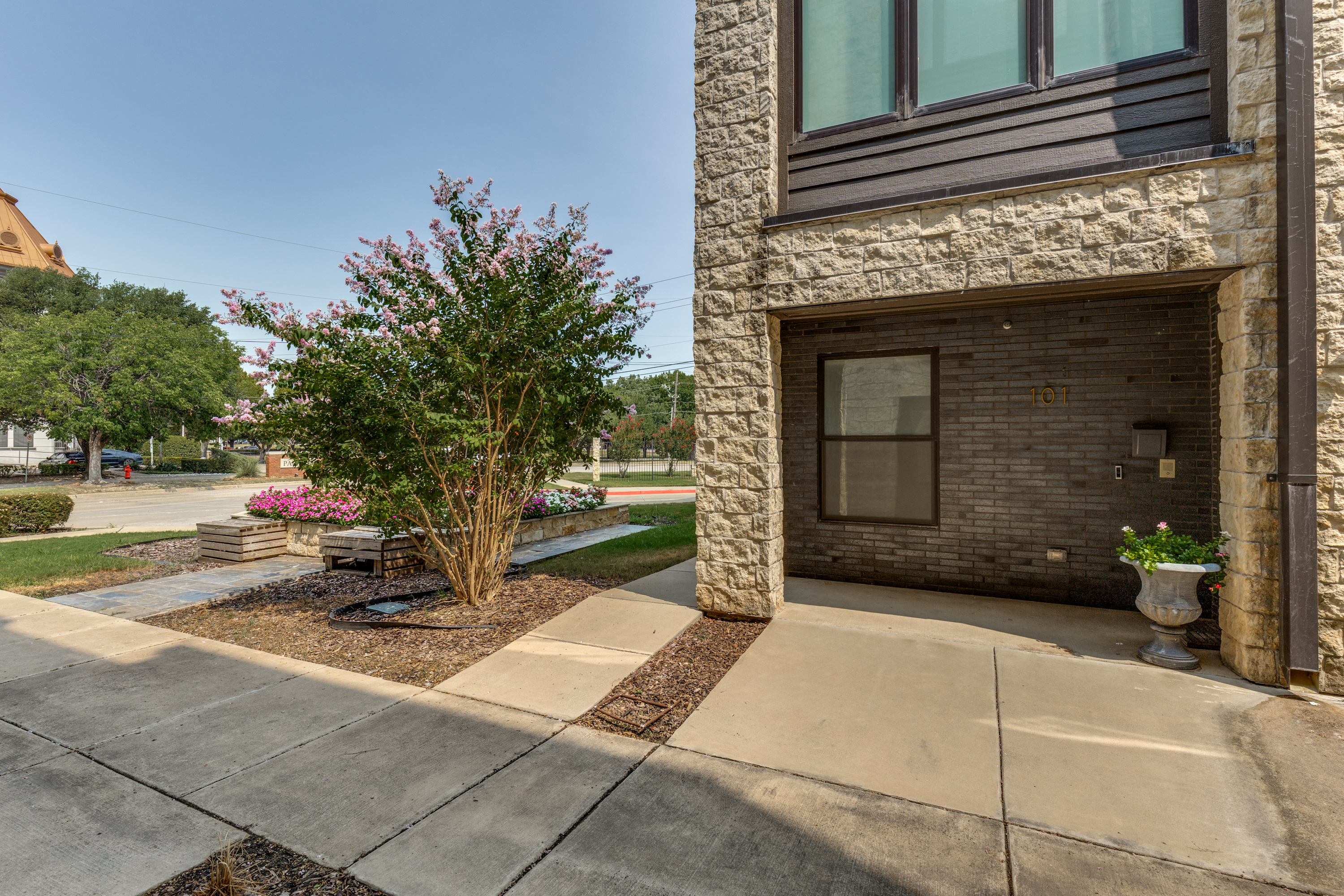  4060 Spring Valley Road #101 - 物件實景