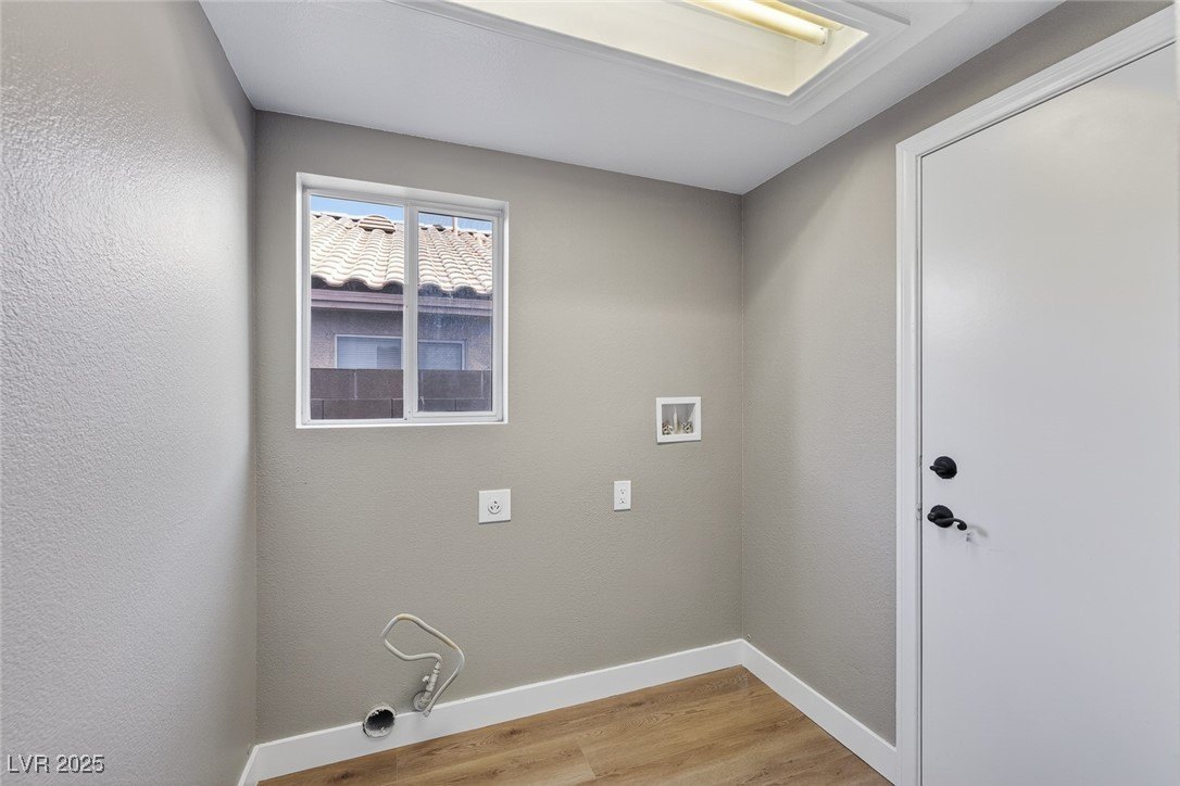 Las Vegas, Nevada, 89117, United States, 4 Bedrooms Bedrooms, ,3 BathroomsBathrooms,Residential,For Sale,1978159