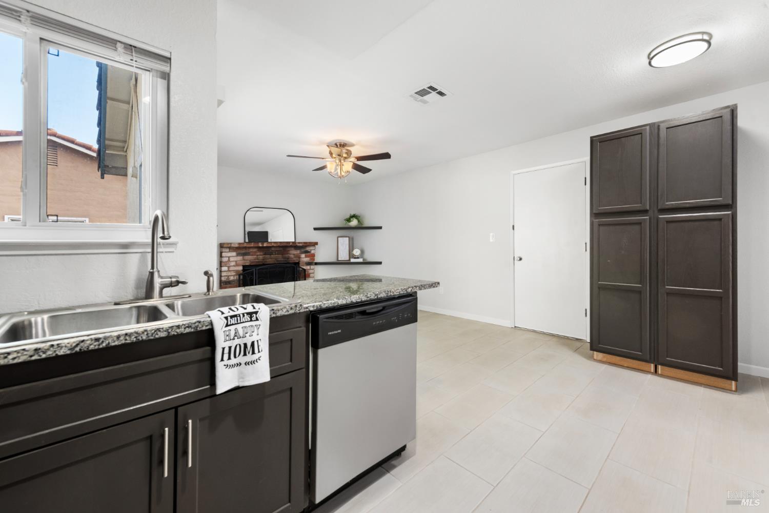 Fairfield, California, 94533, United States, 3 Bedrooms Bedrooms, ,2 BathroomsBathrooms,Residential,For Sale,1974145