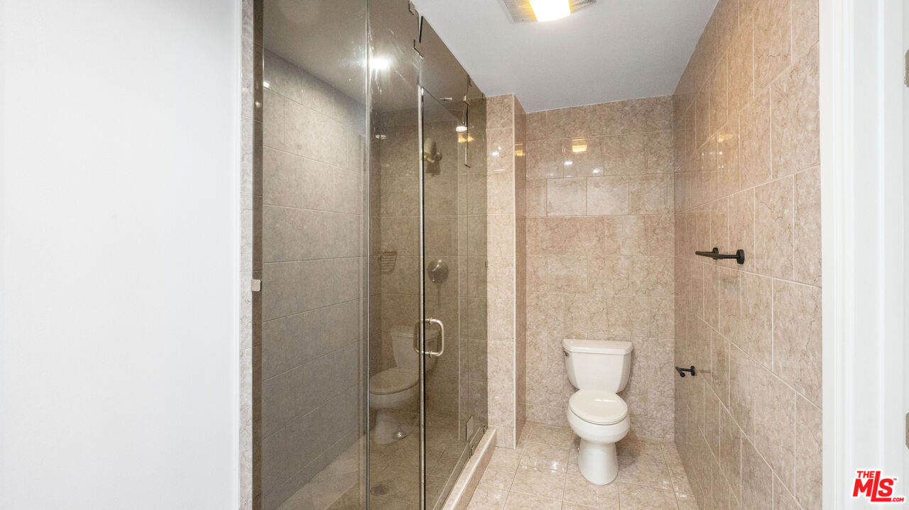 Pacific Palisades, California, 90272, United States, 2 Bedrooms Bedrooms, ,3 BathroomsBathrooms,Residential,For Sale,1950825