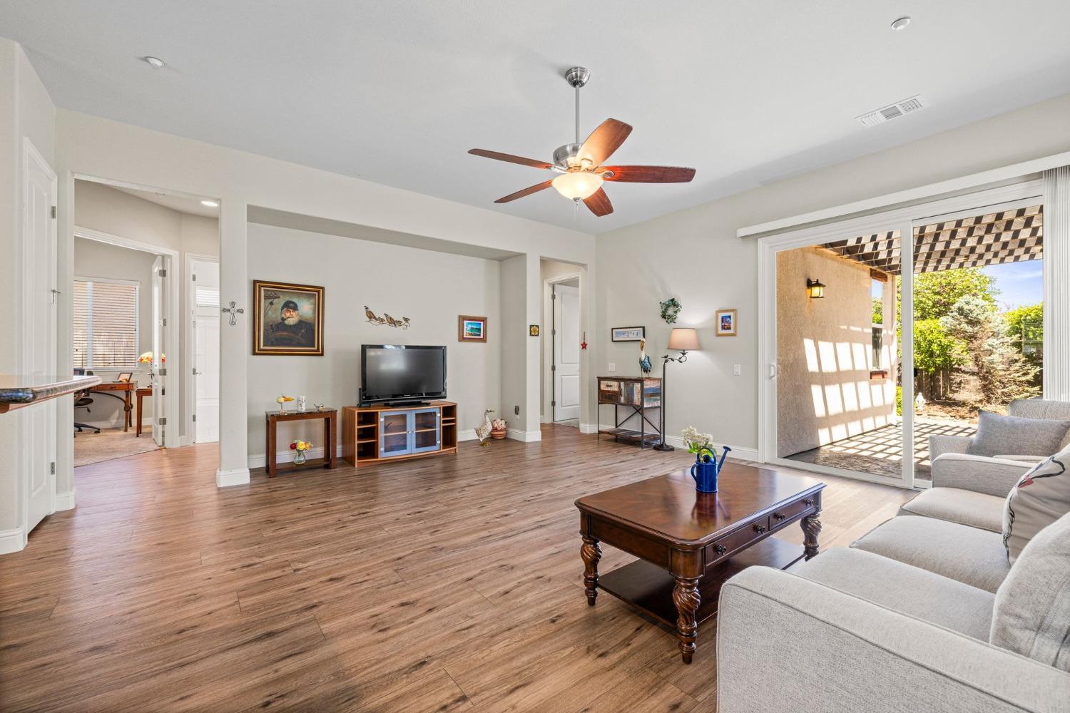 Roseville, California, 95747, United States, 3 Bedrooms Bedrooms, ,2 BathroomsBathrooms,Residential,For Sale,1924391