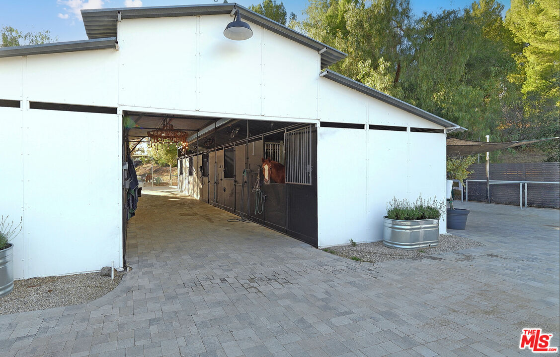 Calabasas, California, 91302, United States, 3 Bedrooms Bedrooms, ,2 BathroomsBathrooms,Residential,For Sale,1723181
