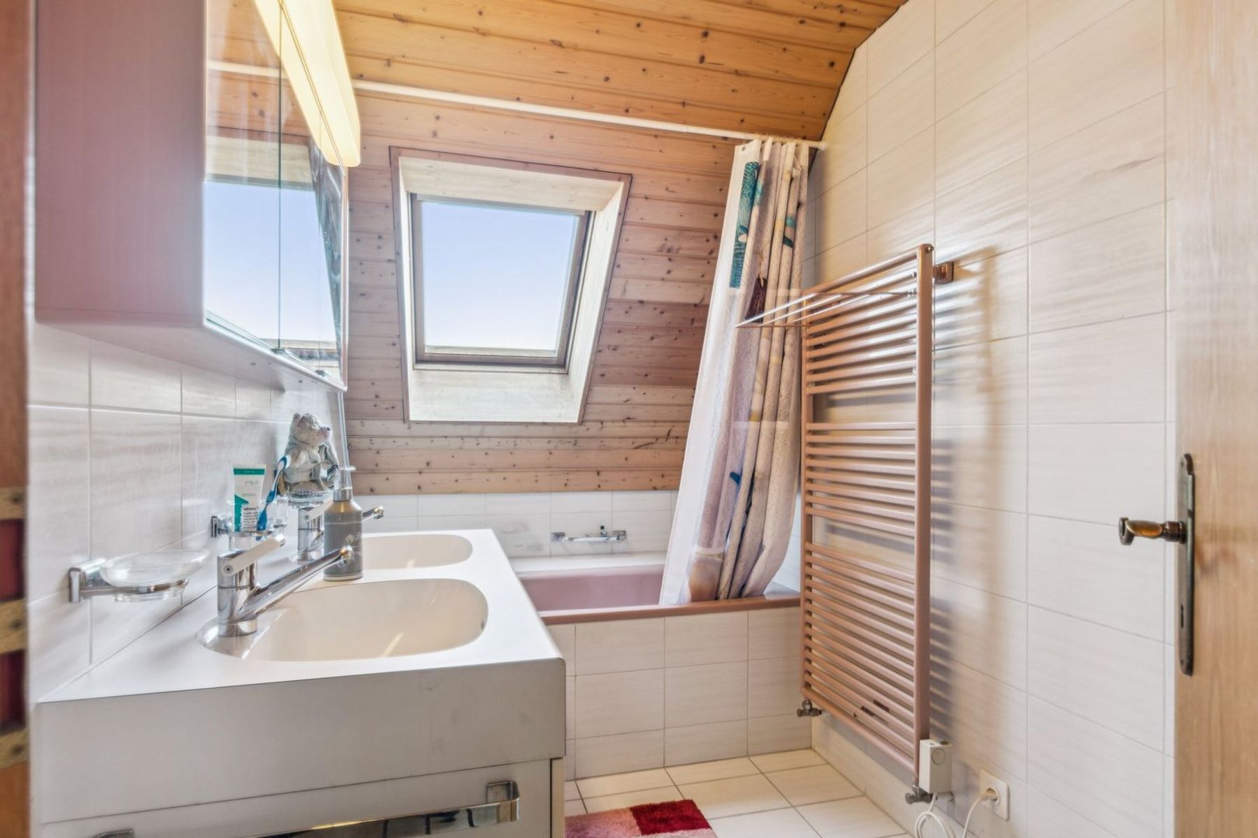  Prestigious 5.5-room duplex ?Pieds dans l