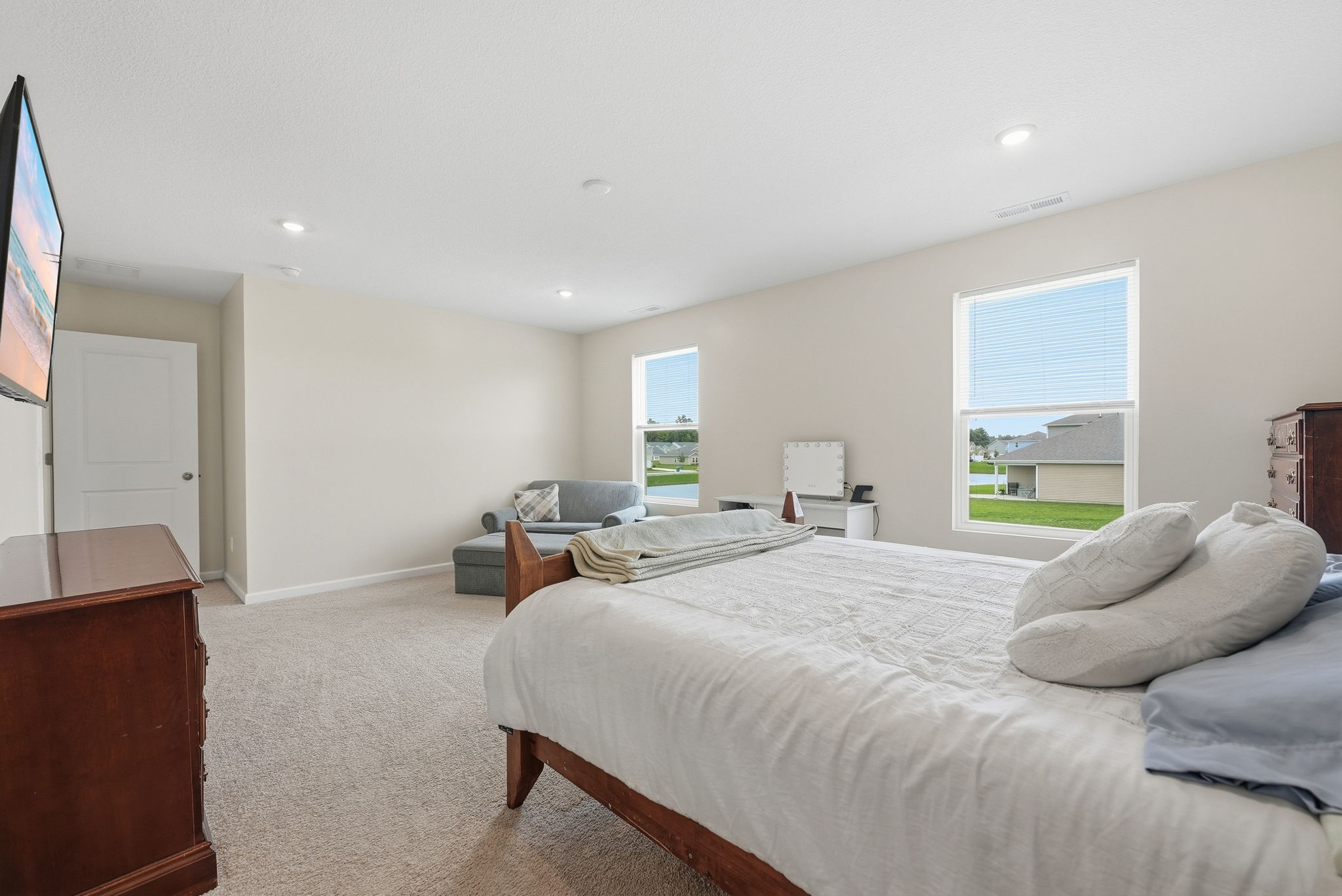  Well-Maintained 4 Bedroom Newer Built Home - 物件實景