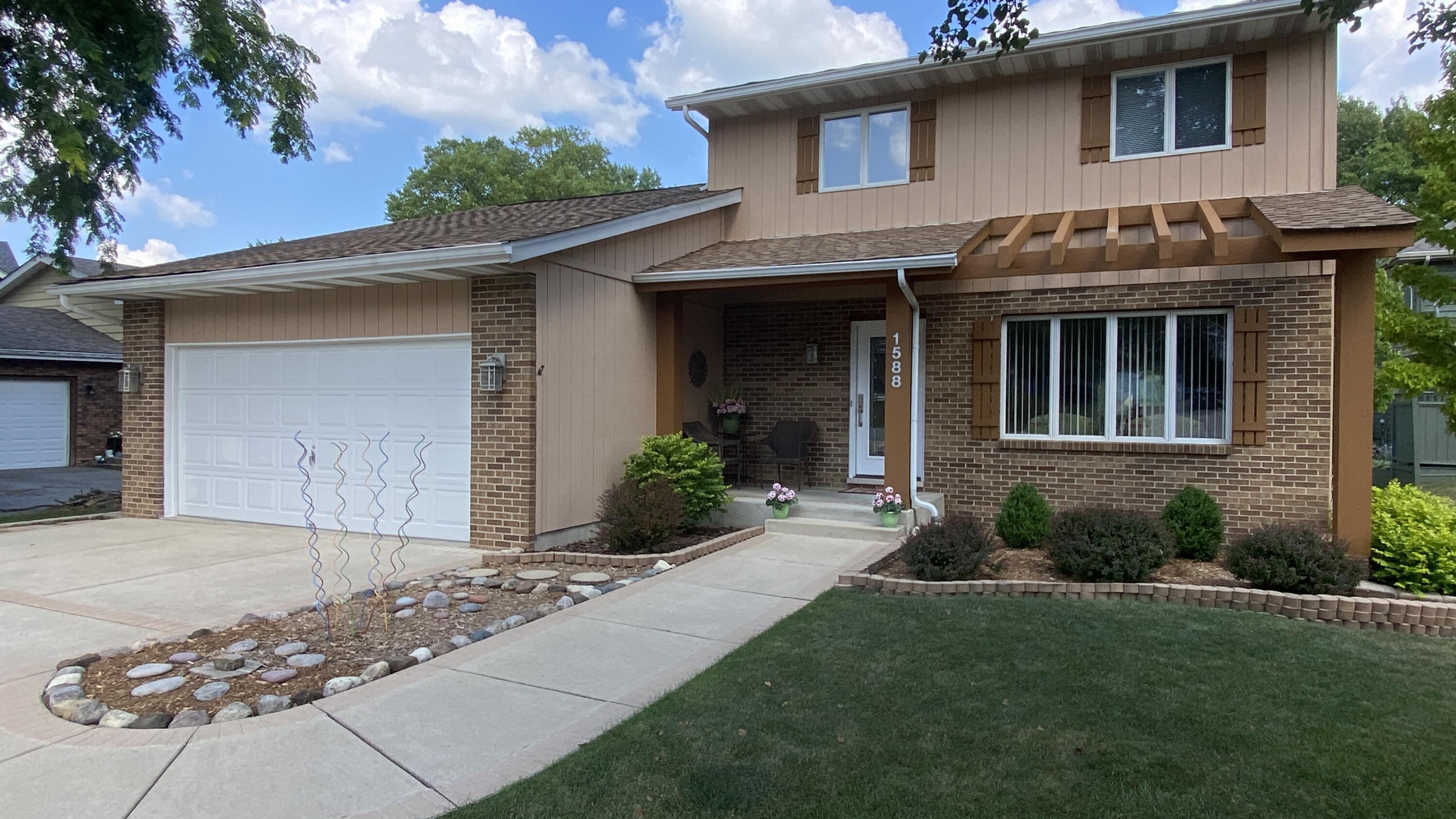Crown Point, Indiana, 46307, United States, 4 Bedrooms Bedrooms, ,3 BathroomsBathrooms,Residential,For Sale,1924051