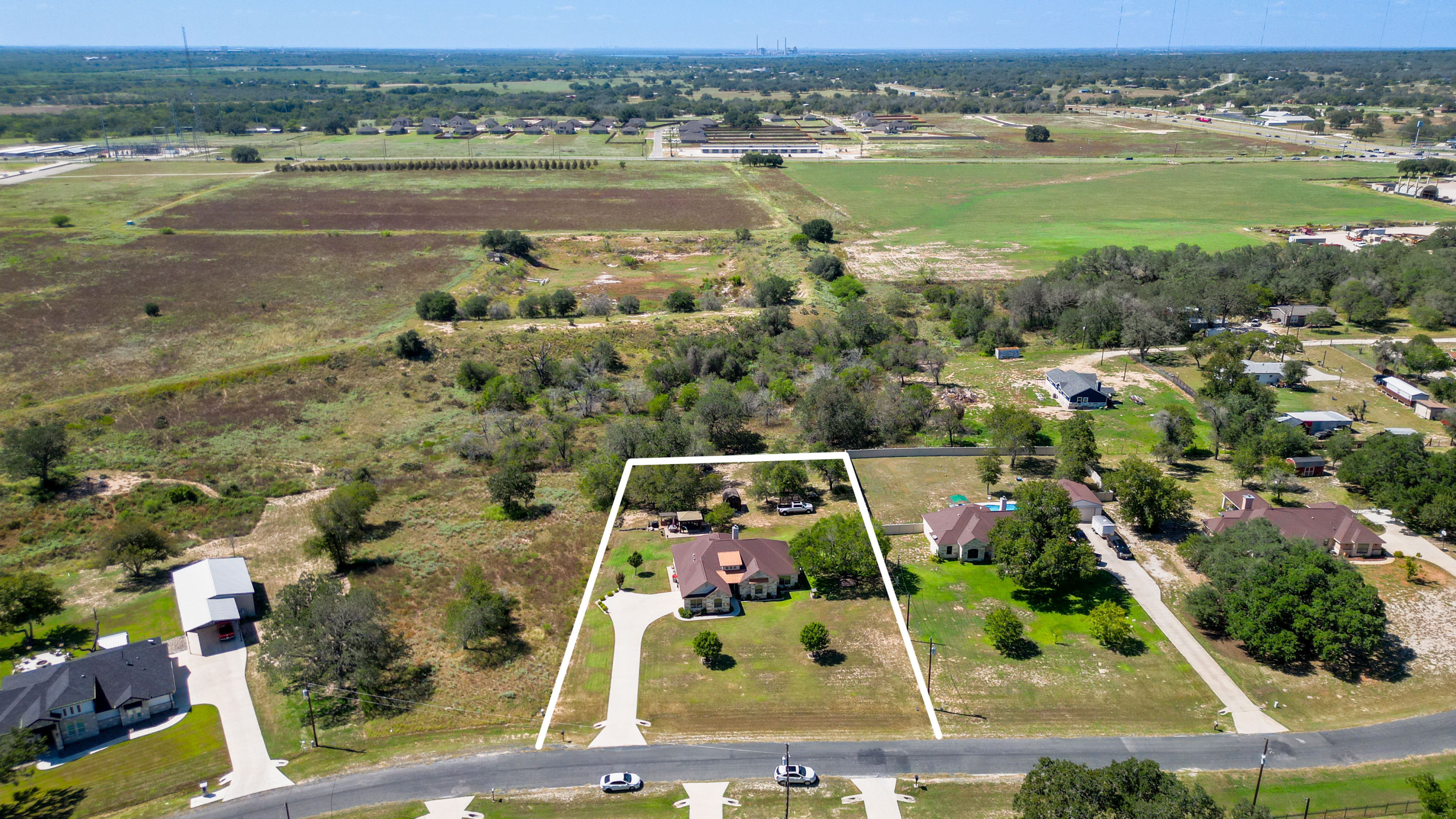 Floresville, Texas, 78114, United States, 3 Bedrooms Bedrooms, ,2 BathroomsBathrooms,Residential,For Sale,1978847