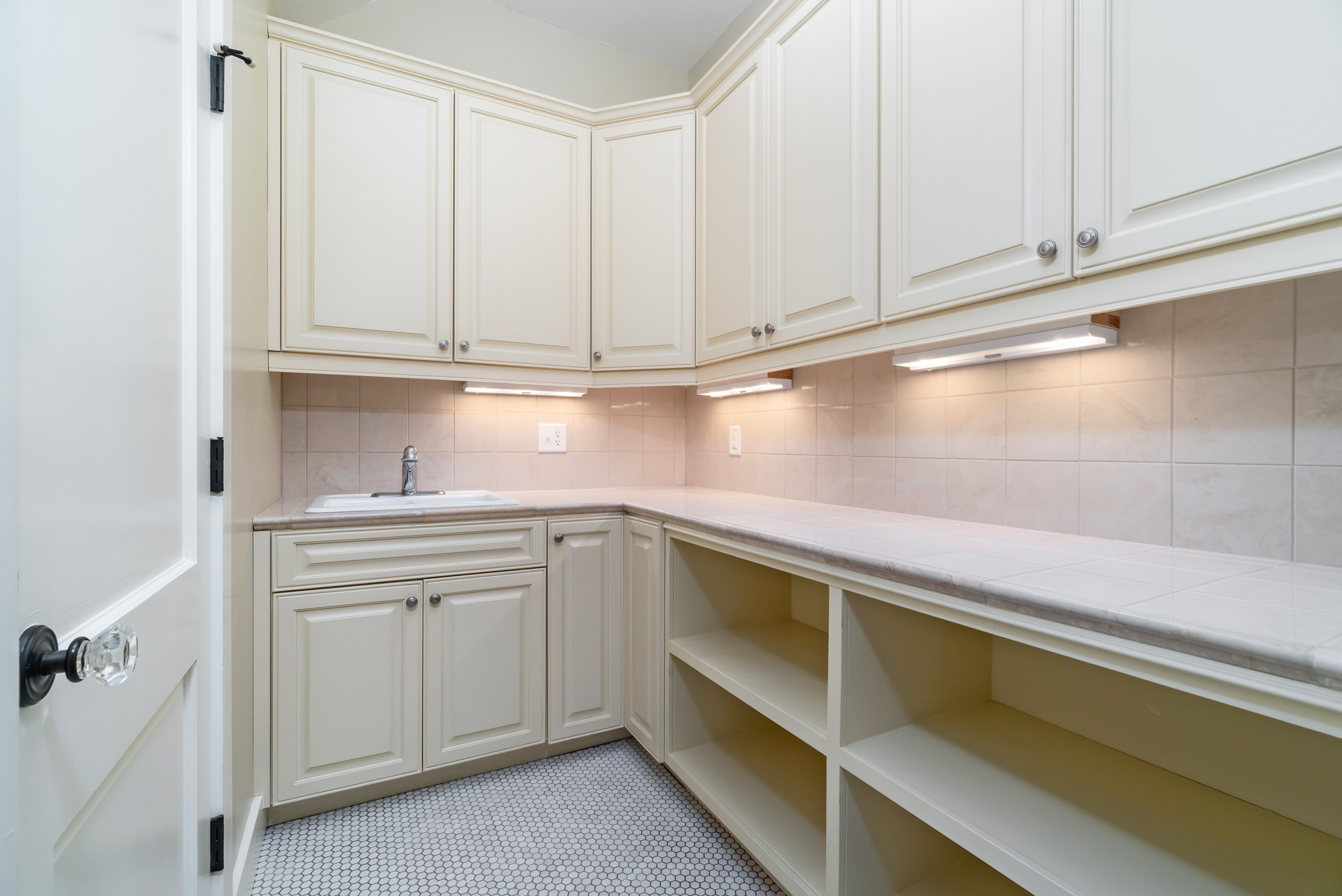 Oriental, North Carolina, 28571, United States, 3 Bedrooms Bedrooms, ,6 BathroomsBathrooms,Residential,For Sale,1825217