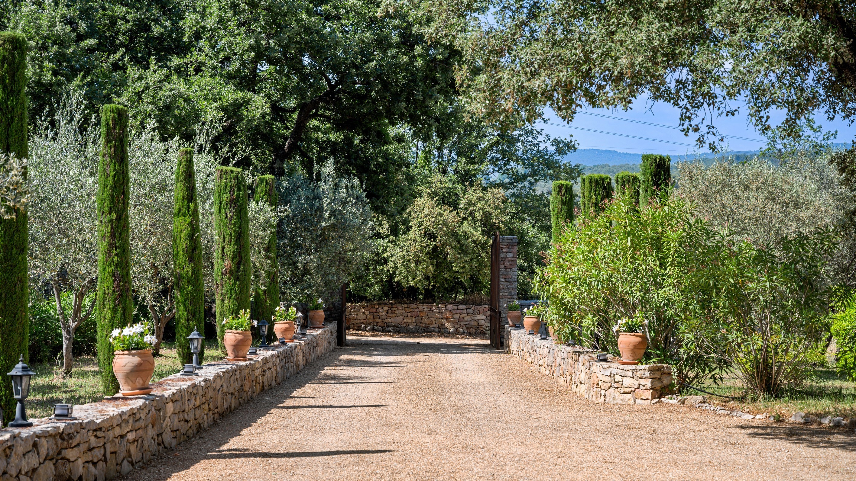  Elegant Provencal Bastide in a Rare Preserved Setting - 物件實景