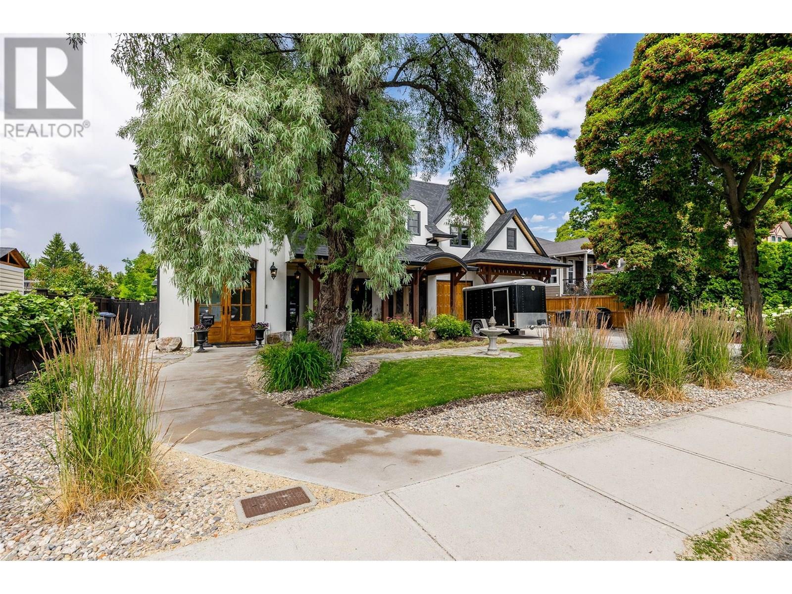 KELOWNA, British Columbia, V1Y 5N3, CA, 6 Bedrooms Bedrooms, ,4 BathroomsBathrooms,Residential,For Sale,1883056