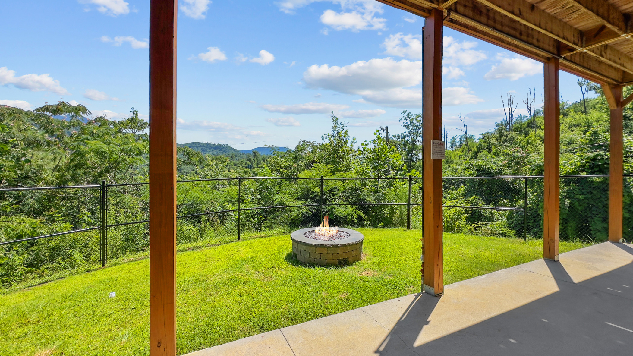 Gatlinburg, Tennessee, 37738, United States, 5 Bedrooms Bedrooms, ,6 BathroomsBathrooms,Residential,For Sale,1914127