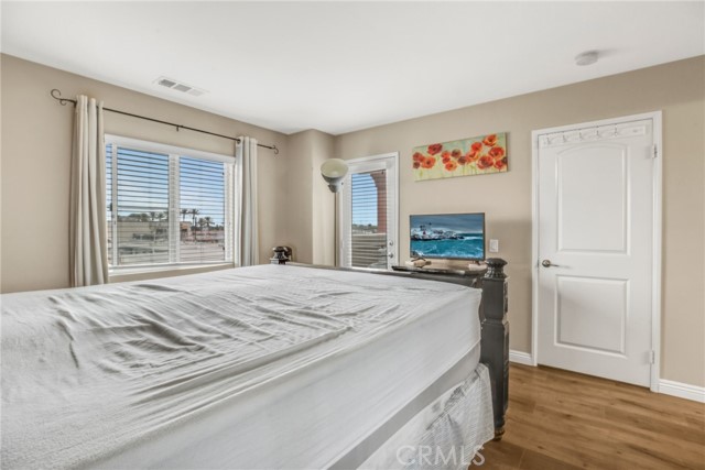 Lakewood, California, 90715, United States, 3 Bedrooms Bedrooms, ,4 BathroomsBathrooms,Residential,For Sale,1860565