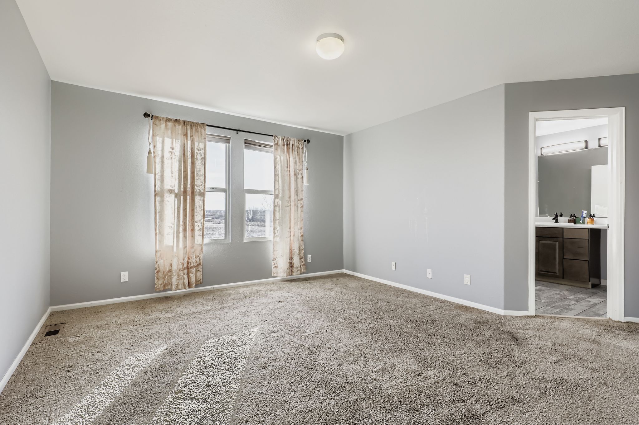 Denver, Colorado, 80239, United States, 4 Bedrooms Bedrooms, ,3 BathroomsBathrooms,Residential,For Sale,2010016