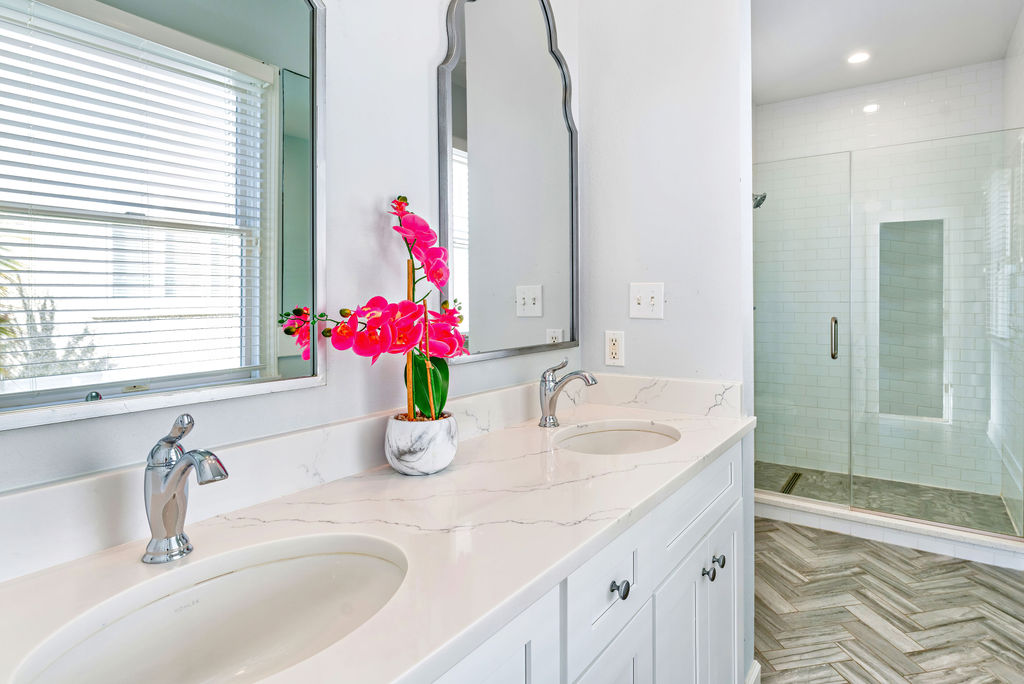 St George Island, Florida, 32328, United States, 5 Bedrooms Bedrooms, ,5 BathroomsBathrooms,Residential,For Sale,1978441