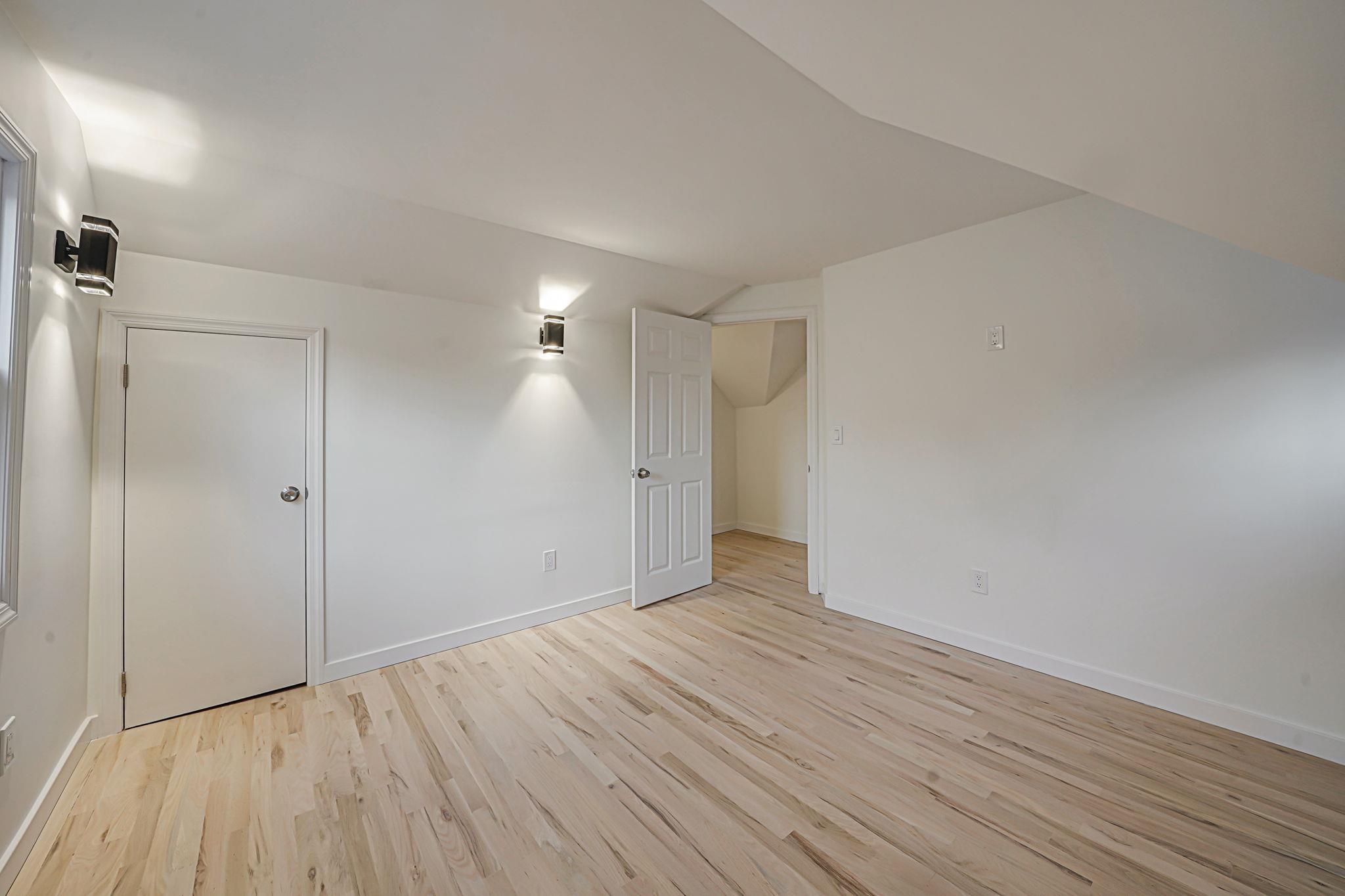 Valley Stream, New York, 11580, United States, 4 Bedrooms Bedrooms, ,2 BathroomsBathrooms,Residential,For Sale,1700084
