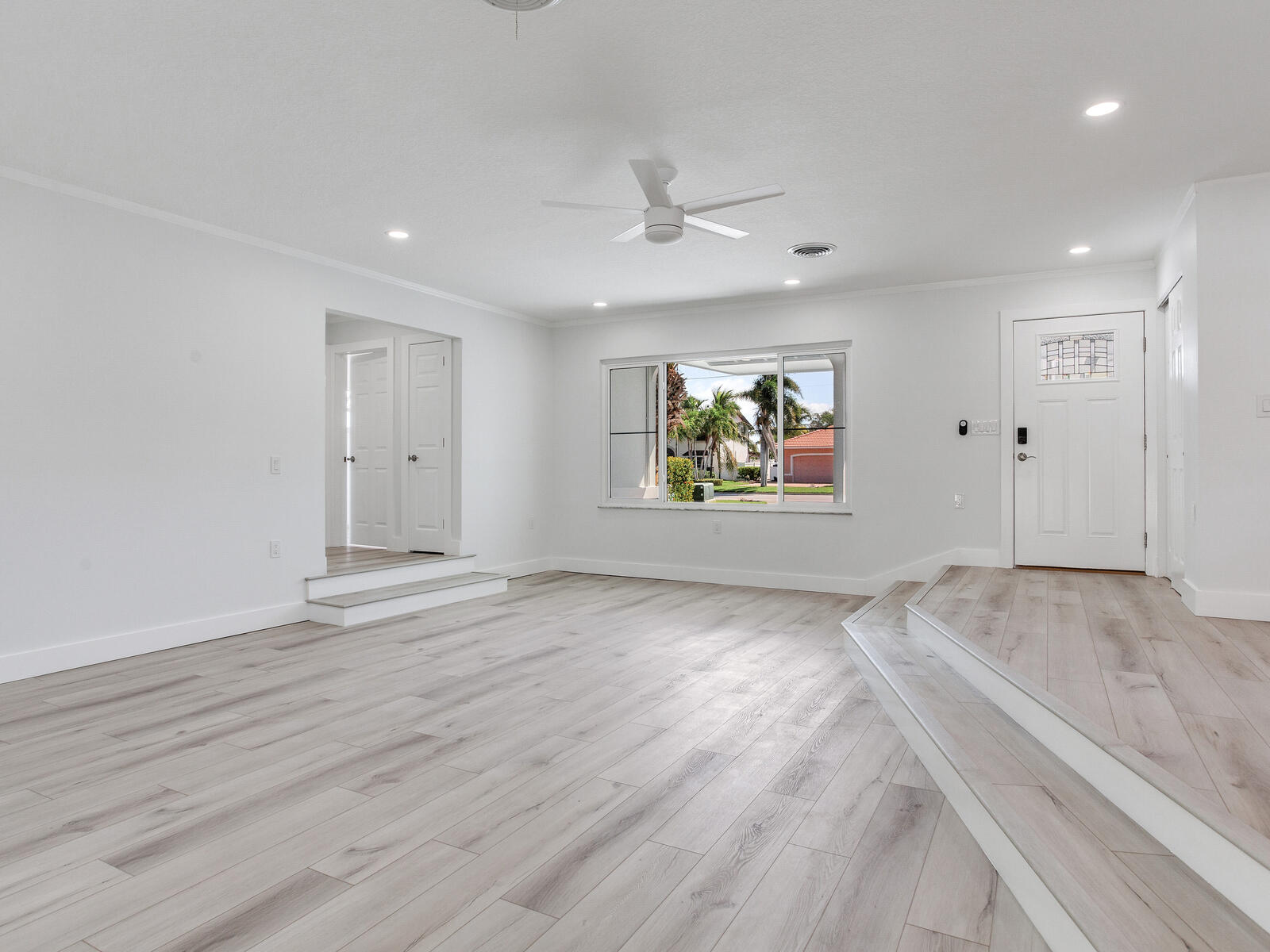 Treasure Island, Florida, 33706, United States, 3 Bedrooms Bedrooms, ,2 BathroomsBathrooms,Residential,For Sale,1981949