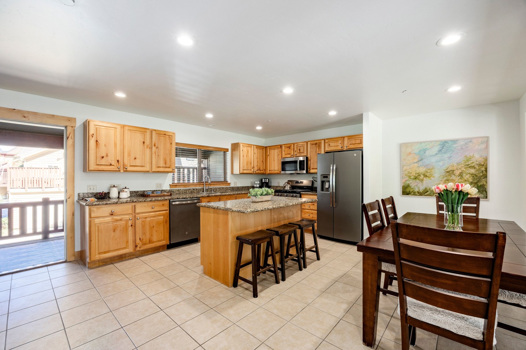  4-bedroom townhome in the Highly Desired Bear Hollow Community - 物件實景