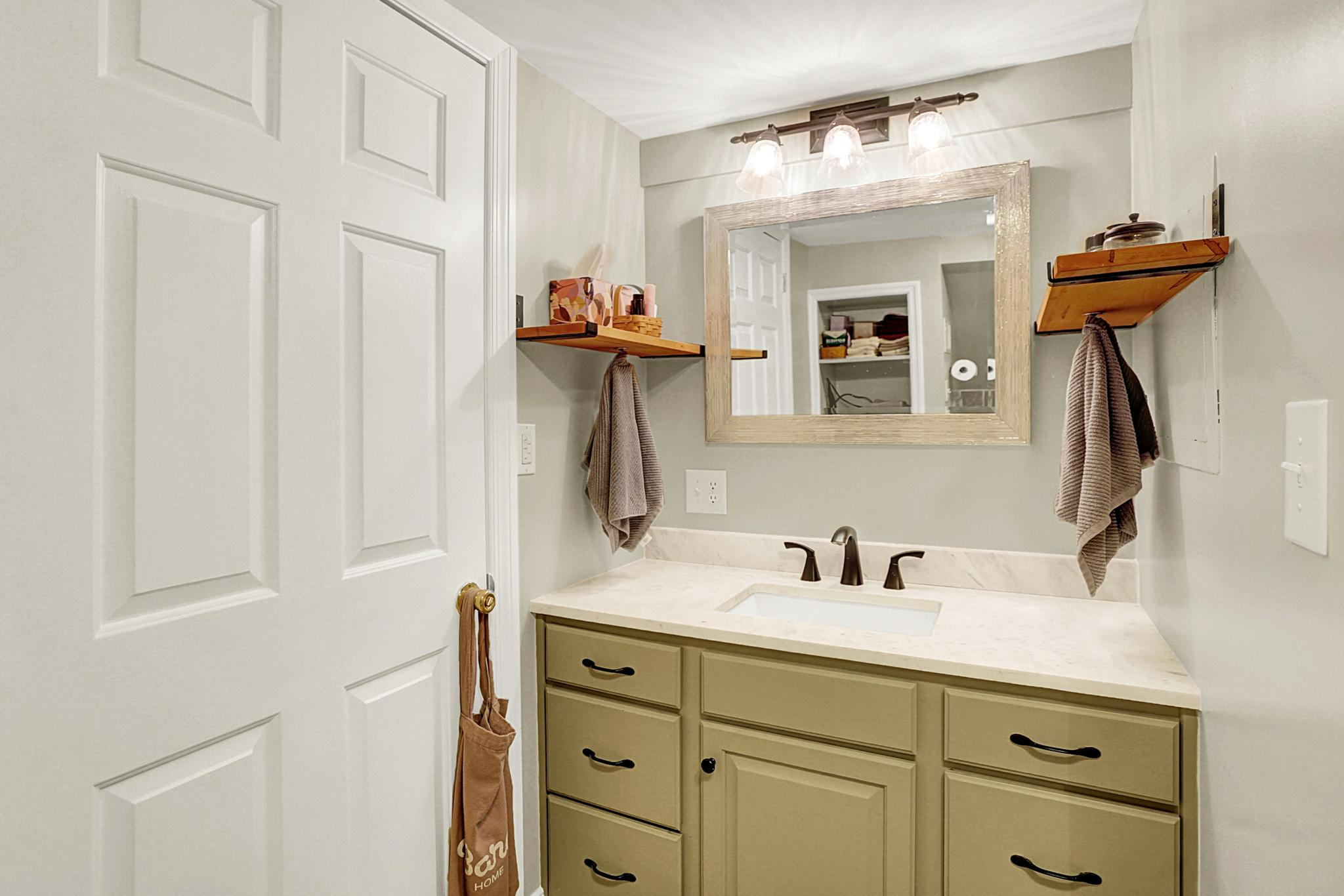 Thompsontown, Pennsylvania, 17094, United States, 4 Bedrooms Bedrooms, ,3 BathroomsBathrooms,Residential,For Sale,1981637