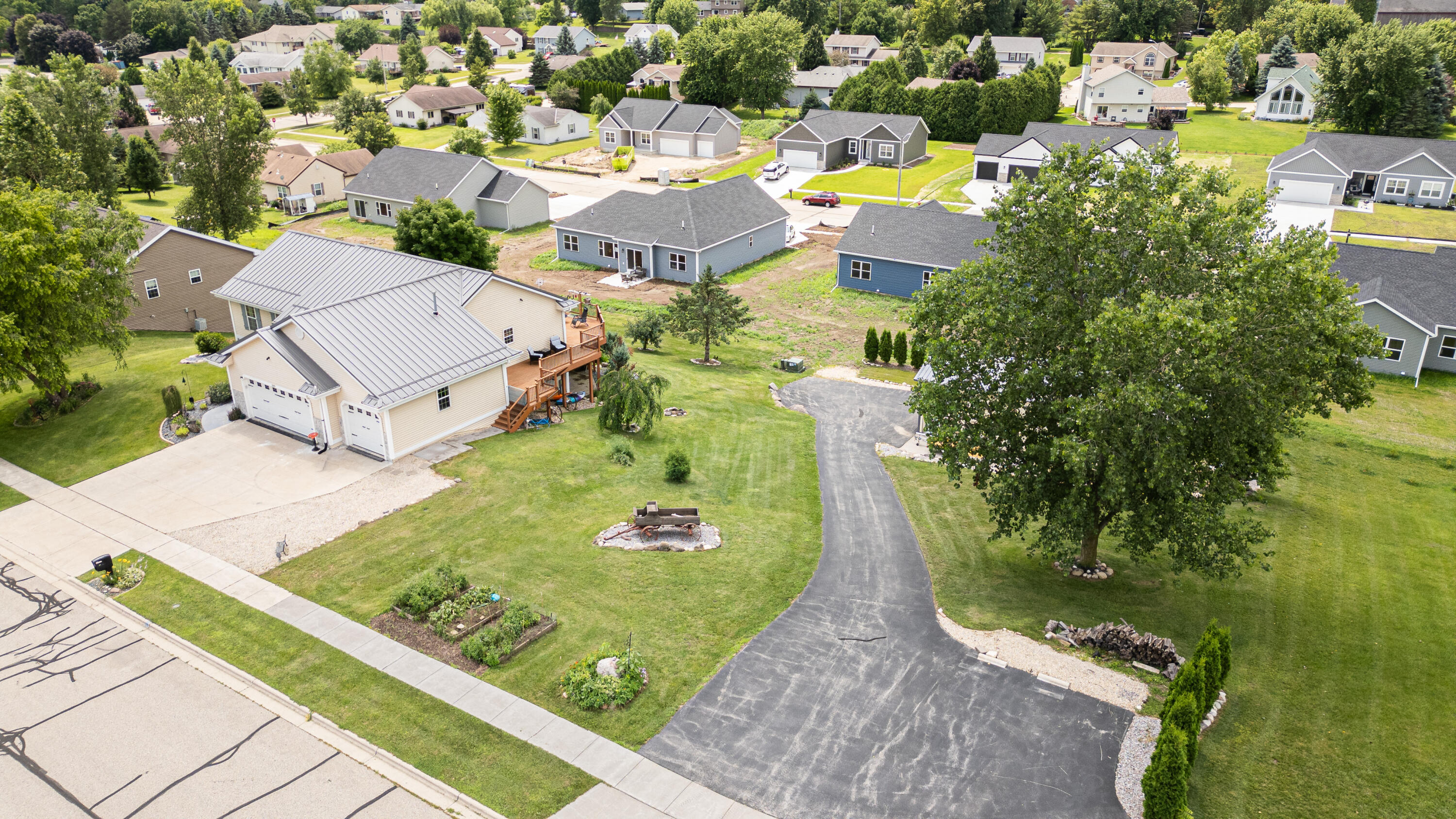 Theresa, Wisconsin, 53091, United States, 4 Bedrooms Bedrooms, ,4 BathroomsBathrooms,Residential,For Sale,1927887