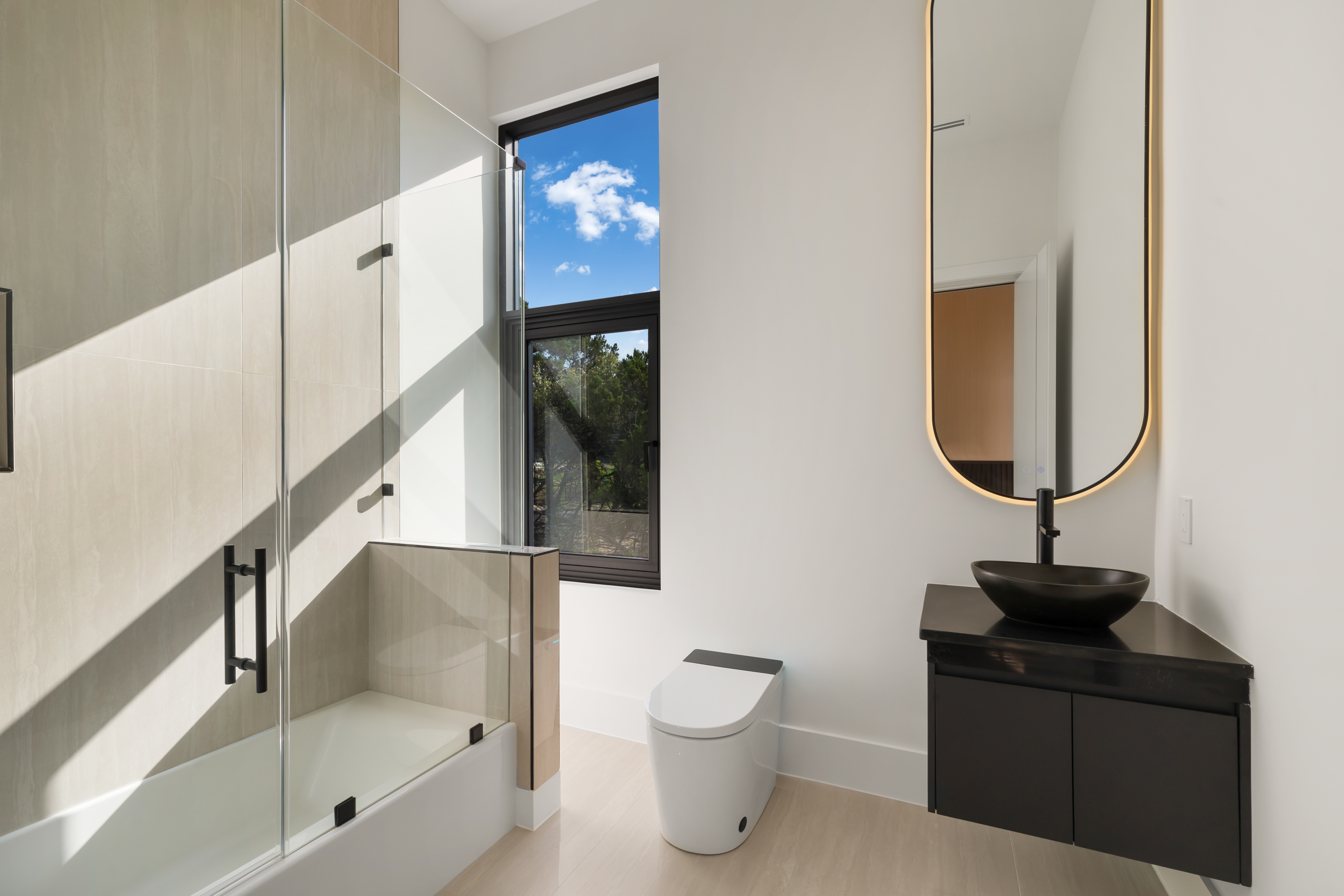  Bold Contemporary Estate for Elevated Living - 物件實景