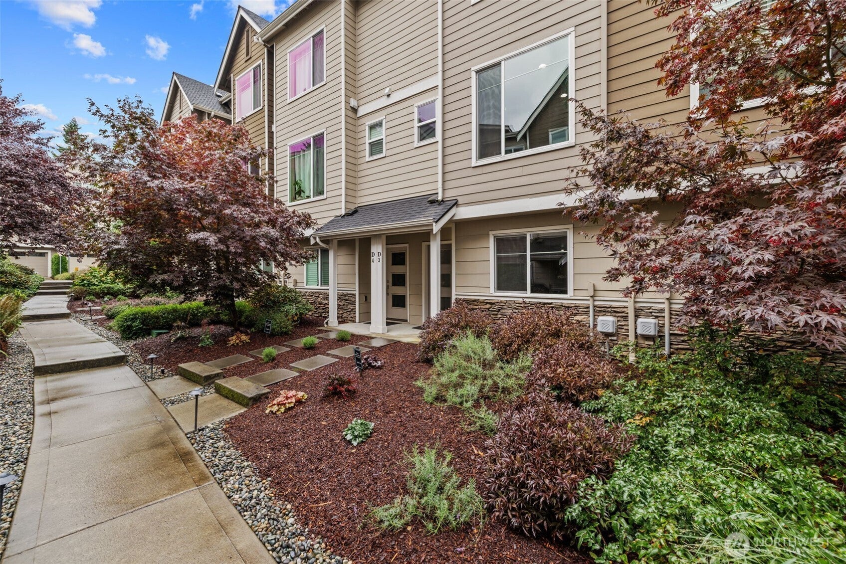 Everett, Washington, 98208, United States, 2 Bedrooms Bedrooms, ,2 BathroomsBathrooms,Residential,For Sale,1978233