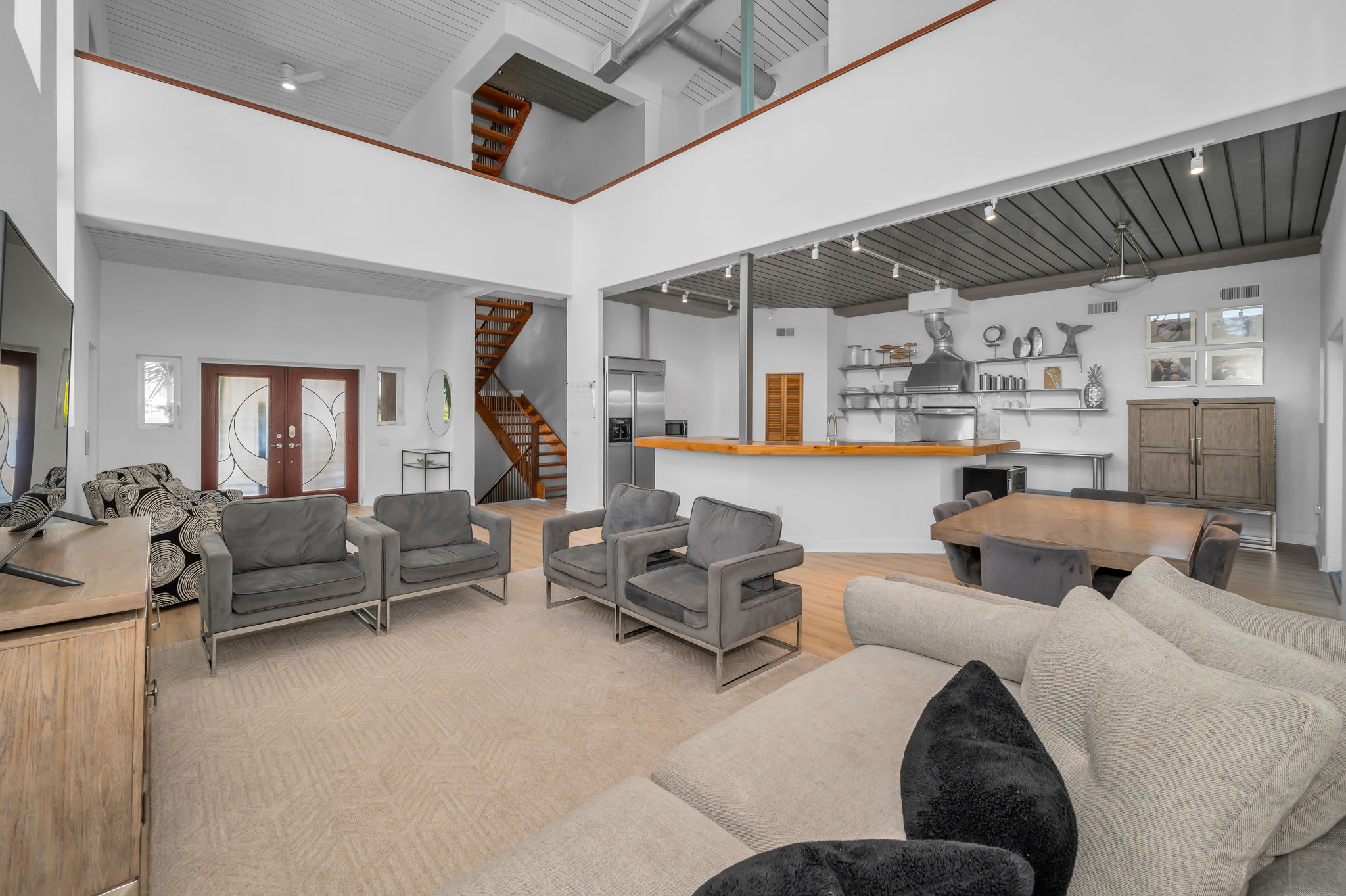 Treasure Island, Florida, 33706, United States, 3 Bedrooms Bedrooms, ,3 BathroomsBathrooms,Residential,For Sale,1996419