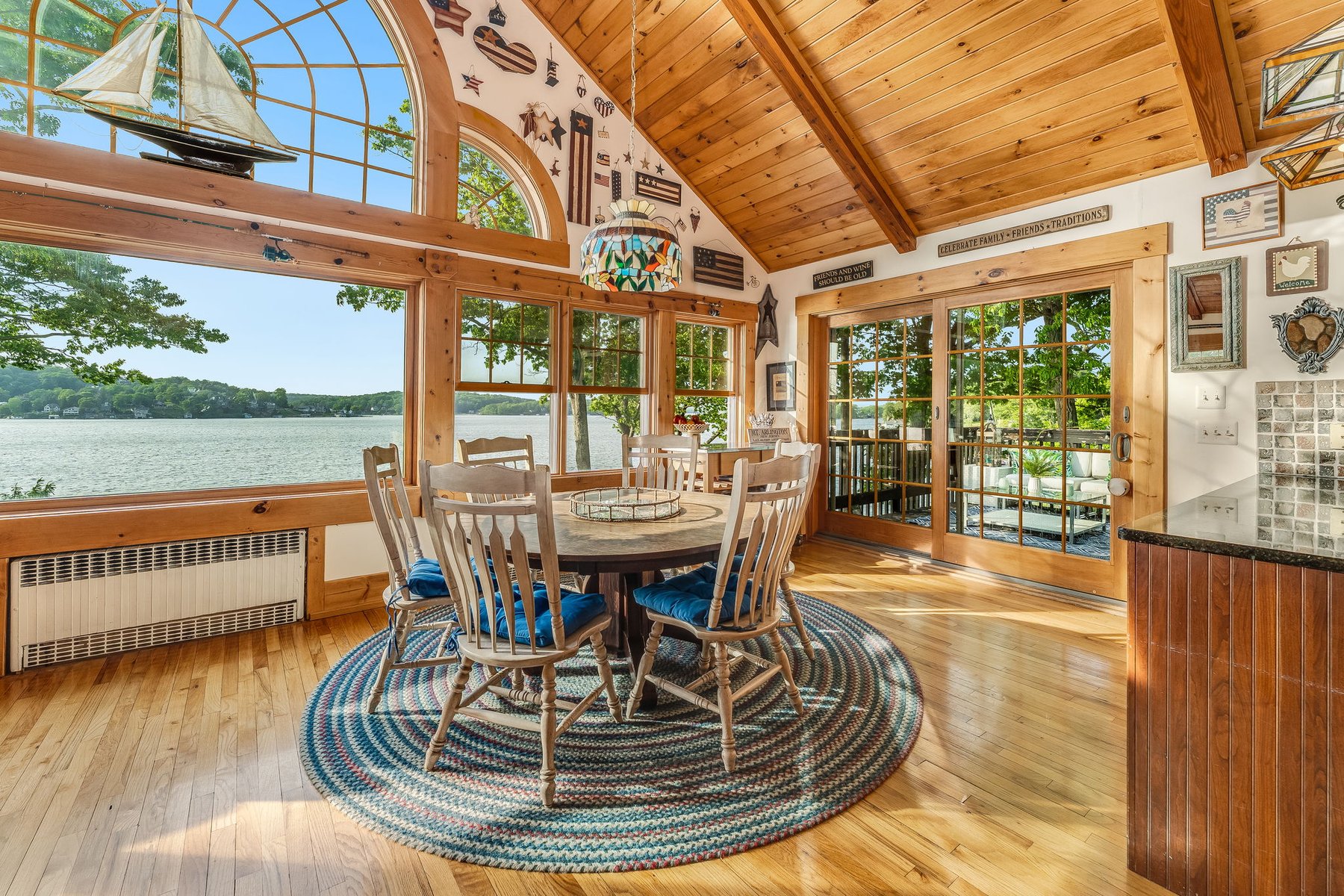  ?Sunset Cover Retreat? on Lake Hopatcong - 物件實景