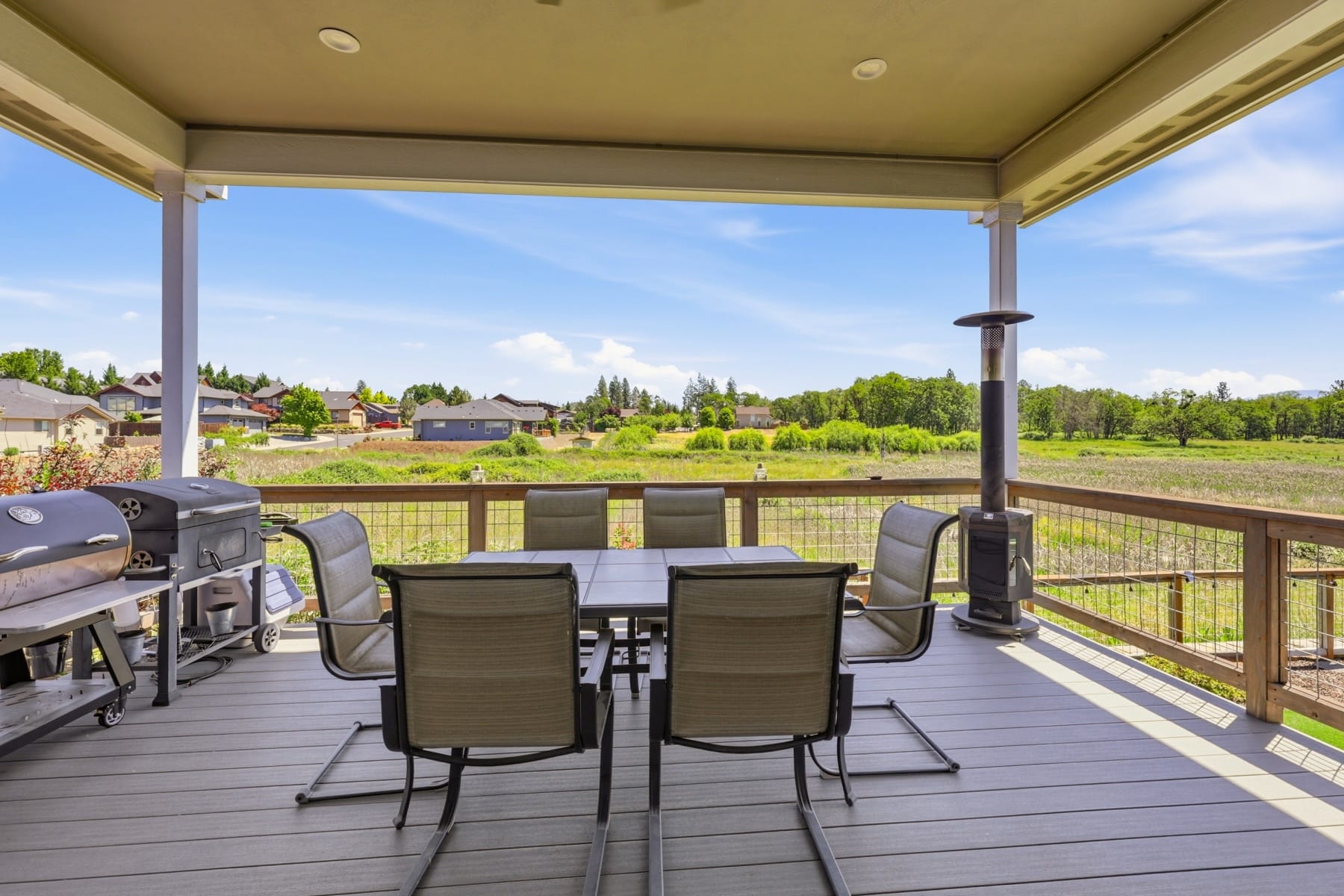  37 Terra Linda Court Eagle Point, OR 97524 - 物件實景