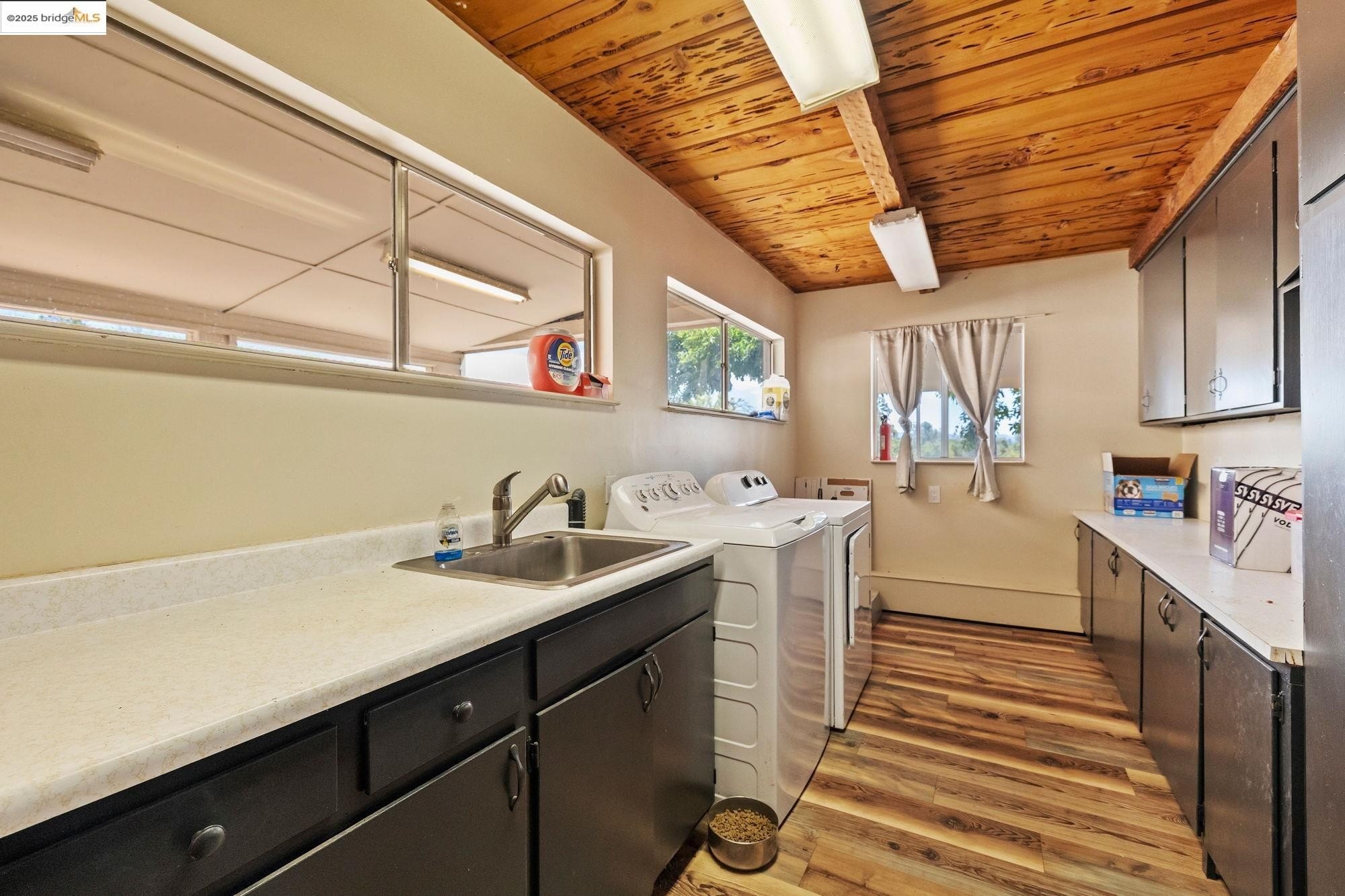 Murphys, California, 95247, United States, 5 Bedrooms Bedrooms, ,3 BathroomsBathrooms,Residential,For Sale,1905942