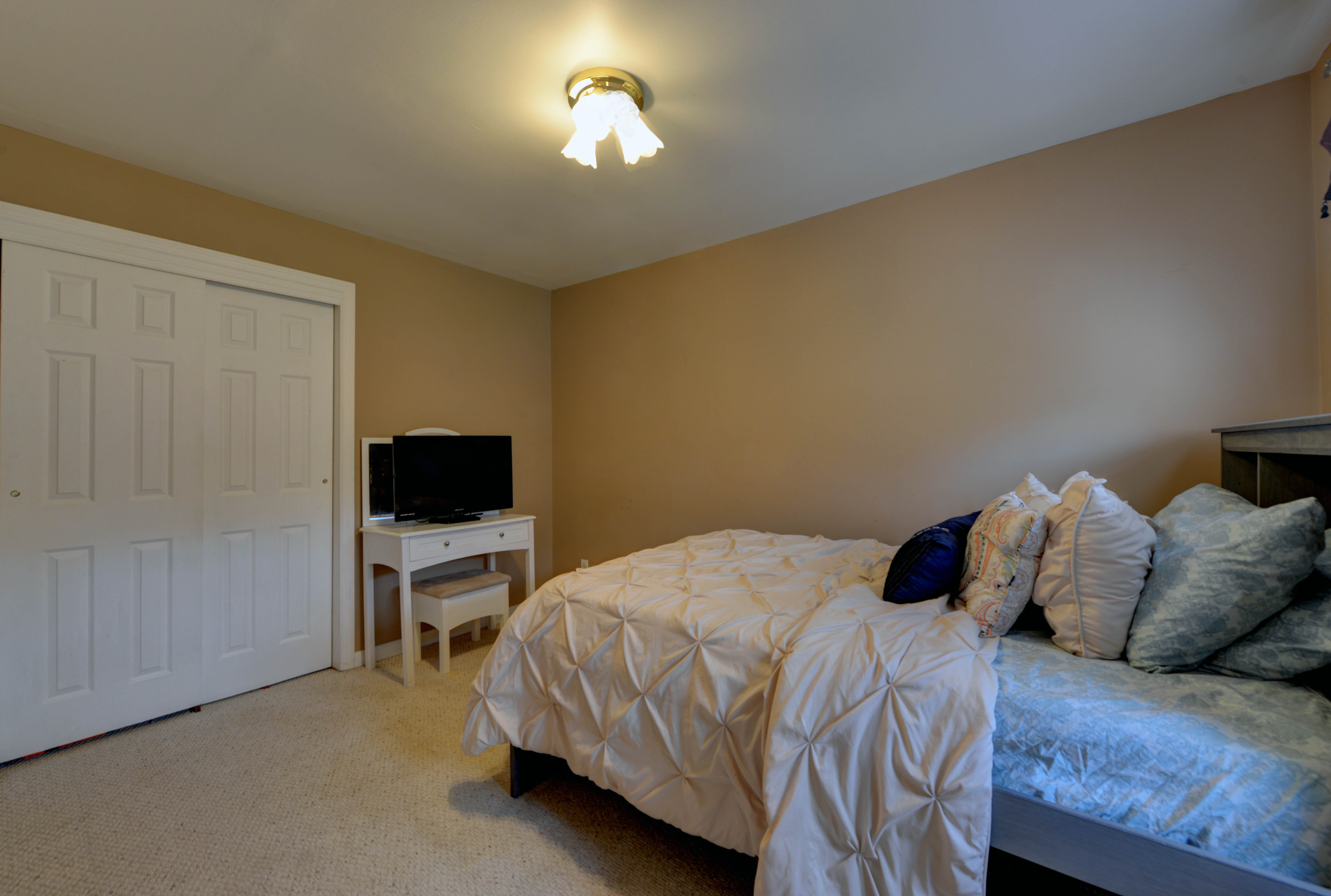 Lincoln Park, New Jersey, 07035, United States, 5 Bedrooms Bedrooms, ,3 BathroomsBathrooms,Residential,For Sale,1992414