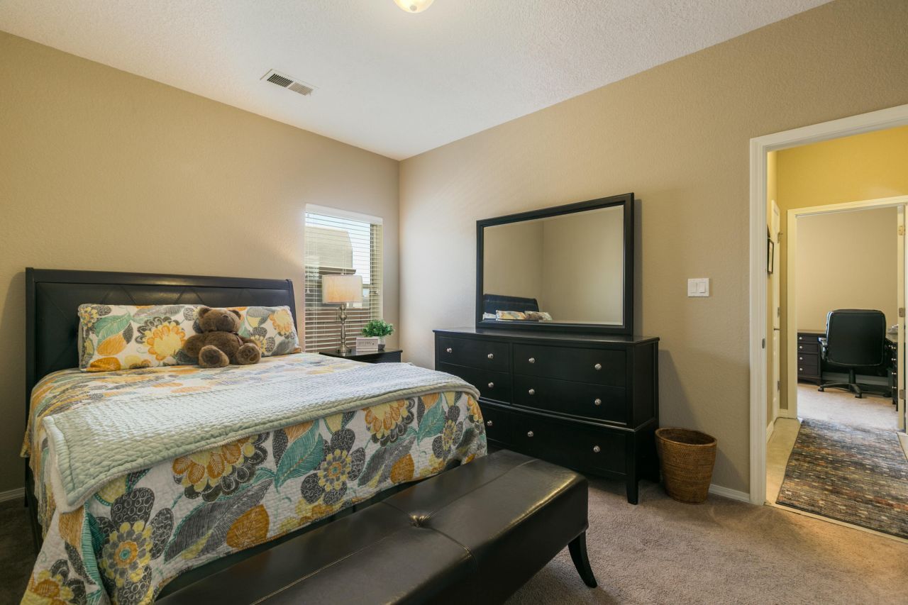 Albuquerque, New Mexico, 87120, United States, 3 Bedrooms Bedrooms, ,2 BathroomsBathrooms,Residential,For Sale,1897760