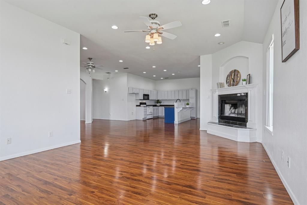 Itasca, Texas, 76055, United States, 6 Bedrooms Bedrooms, ,4 BathroomsBathrooms,Residential,For Sale,1916768