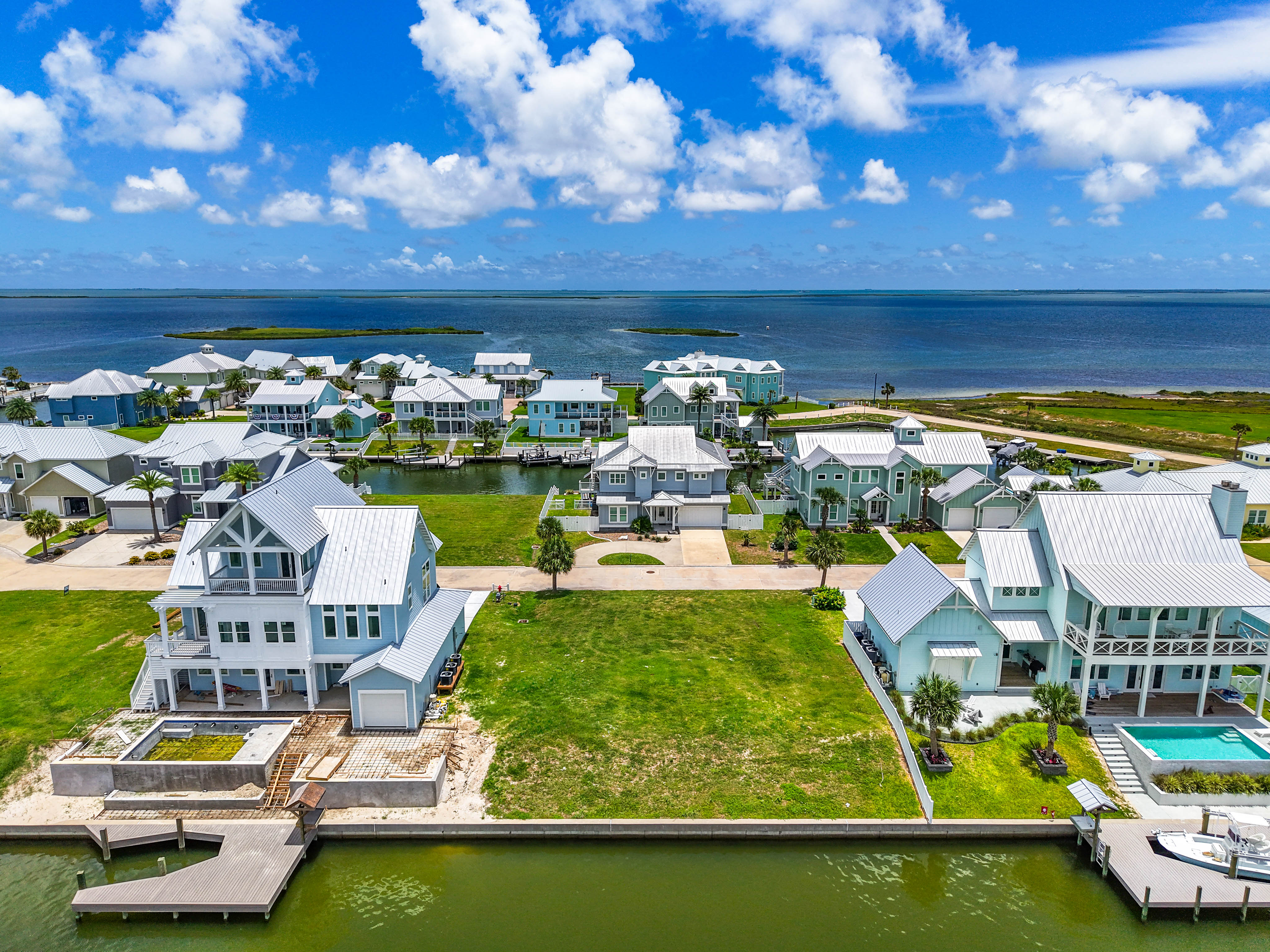  Scenic Rockport Canal-Front Lot - 物件實景