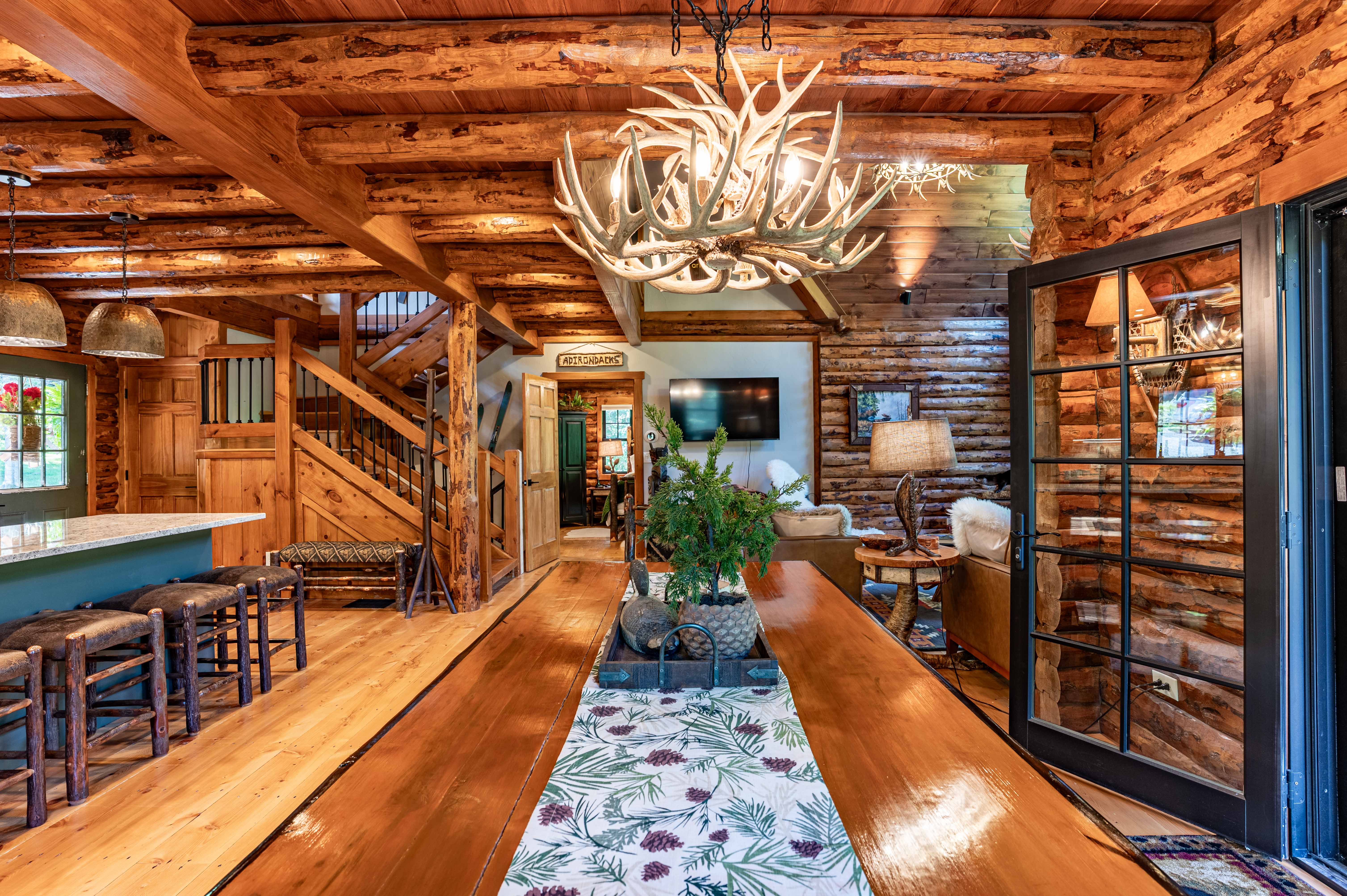  Log Cabin with Flair - 物件實景