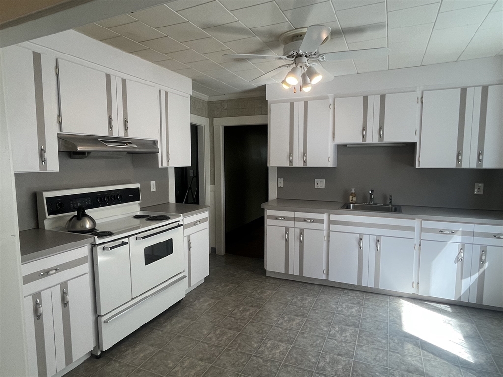 Everett, Massachusetts, 02149, United States, 3 Bedrooms Bedrooms, ,3 BathroomsBathrooms,Residential,For Sale,1923933