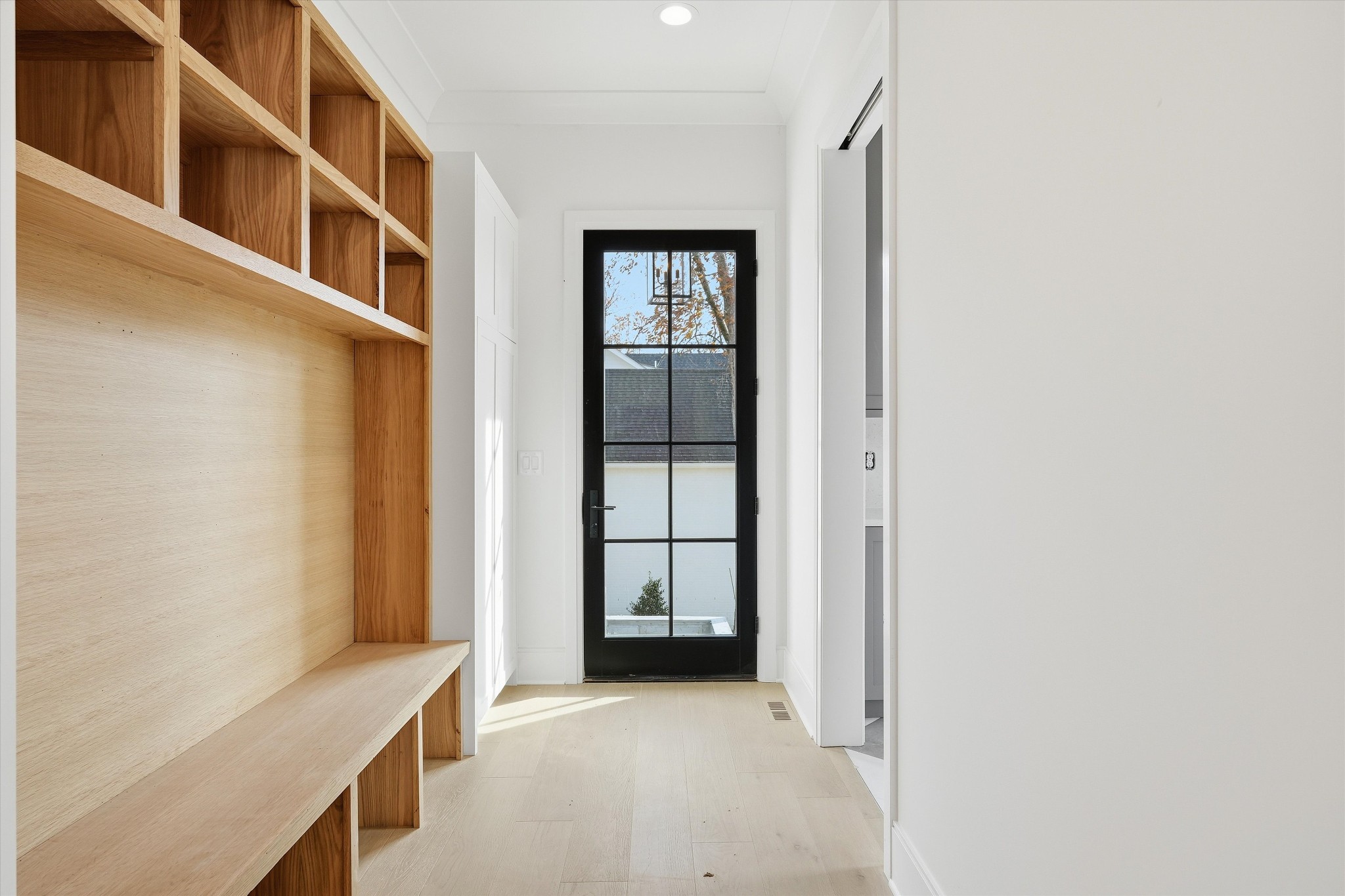 Nashville, Tennessee, 37205, United States, 5 Bedrooms Bedrooms, ,7 BathroomsBathrooms,Residential,For Sale,1990472