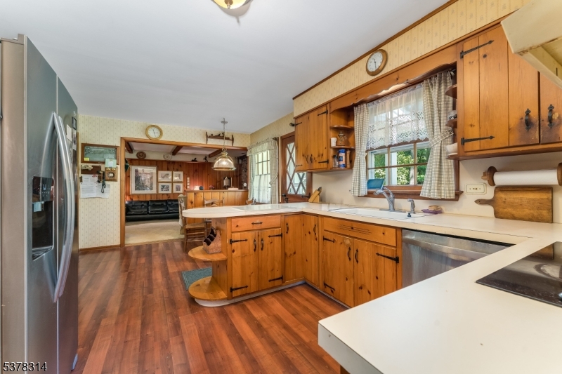 Raritan Twp., New Jersey, 08822, United States, 3 Bedrooms Bedrooms, ,2 BathroomsBathrooms,Residential,For Sale,1917160